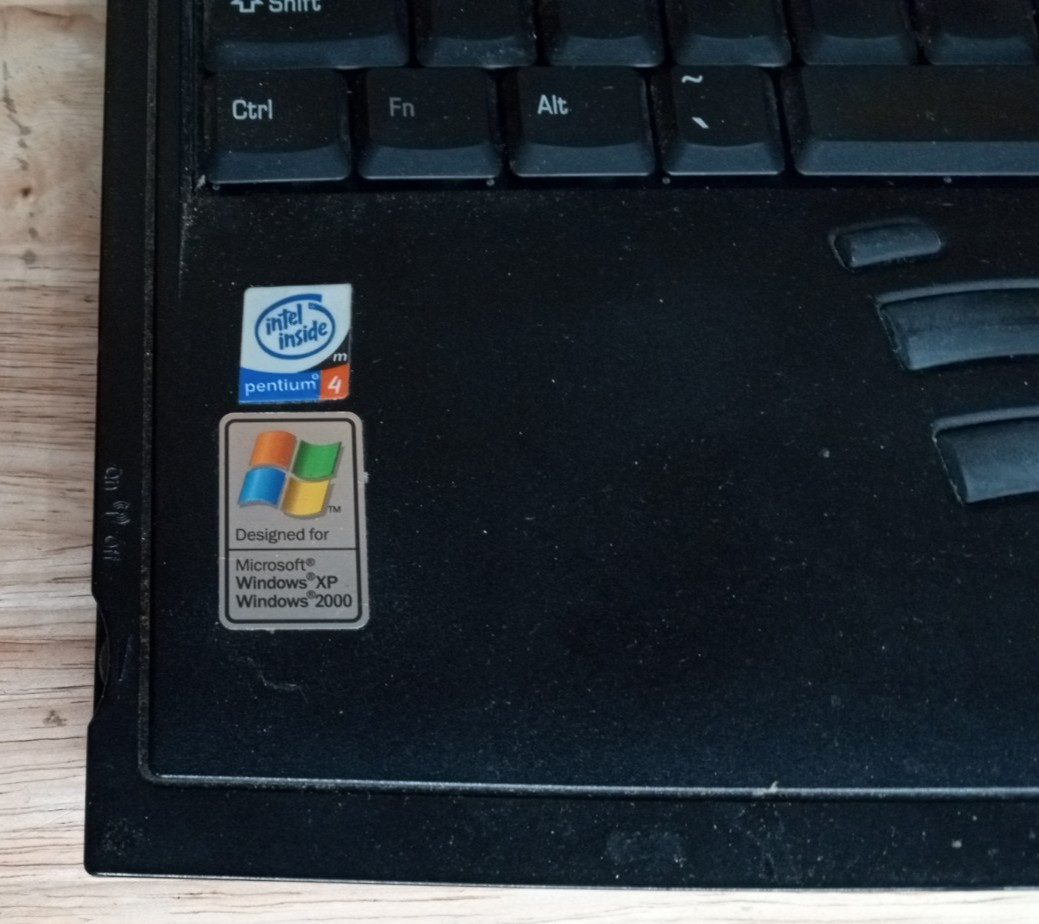 Vintage Toshiba Tecra TE2100 Laptop Parts/Repair Pentium 4 Win XP Nvidia