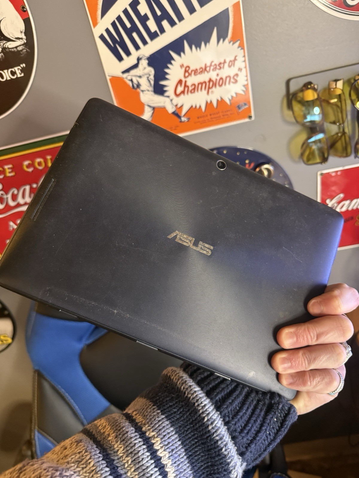 Asus Tablet/laptop Detachable Keyboard Used. Unsure If It Works (parts)