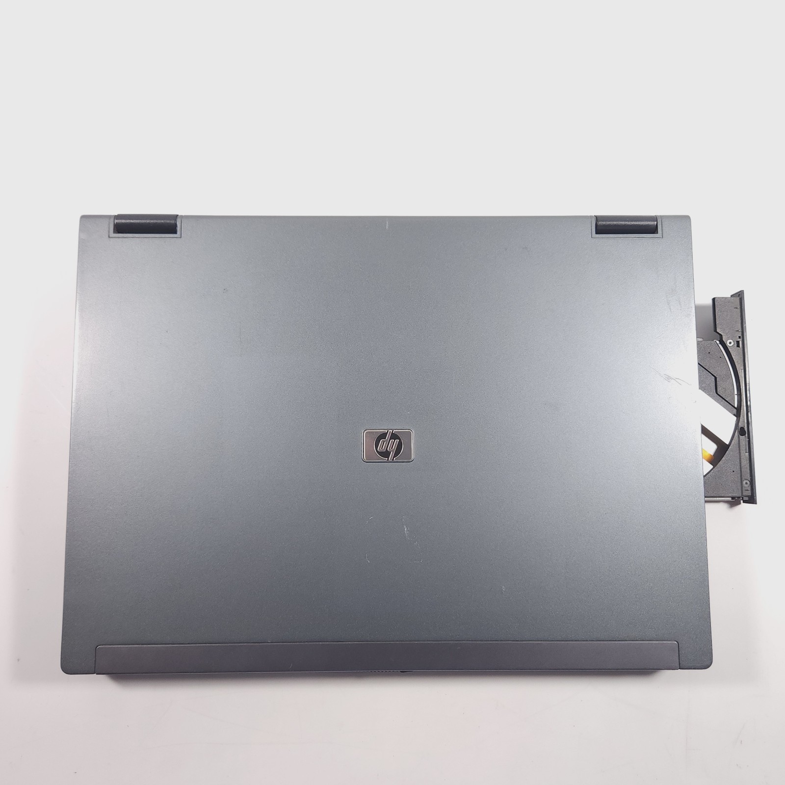 Retro Gaming Laptop HP Compaq 8510P Intel 2.4GHz 4gb RAM 150gb HD Windows XP Pro