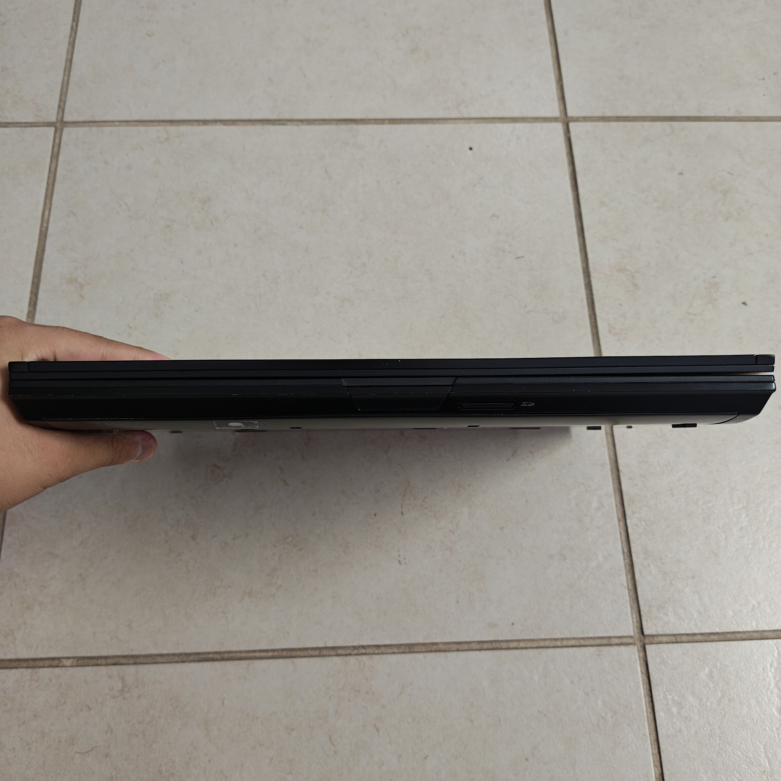 Dell Latitude E6400 14.1″ Laptop – NO HDD/4GB RAM – Intel Core2 Duo P9700 #3882