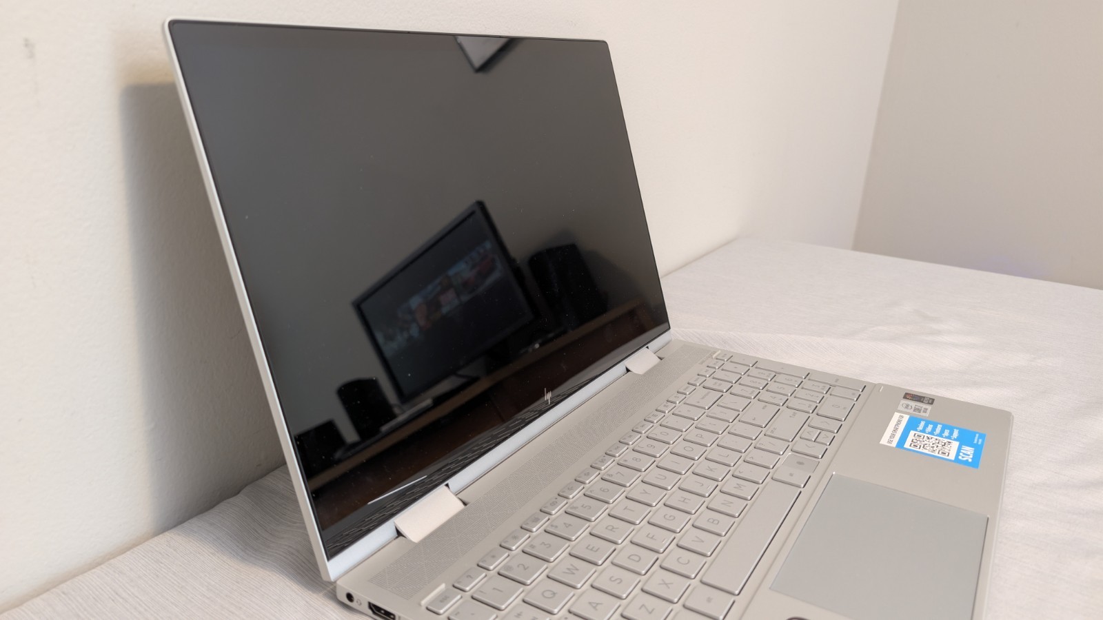 HP Envy x360 15m-ed0023dx 15.6 in FHD 2-in-1 Touch i7-1065G7 12GB RAM 512GB SSD