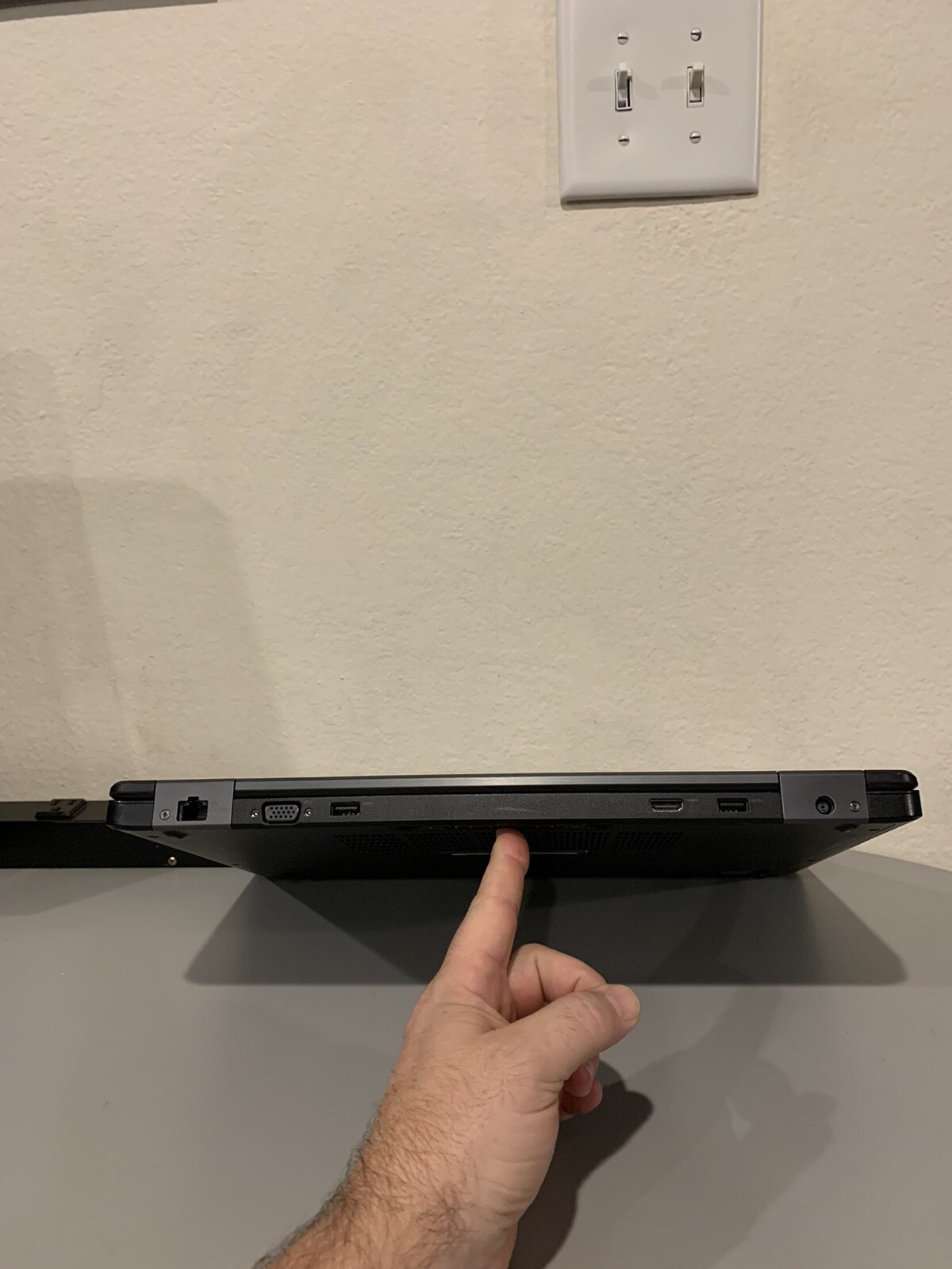 Dell Latitude E5550 15.6″ Intel Core i7 5th Gen. For Parts Not Working ￼
