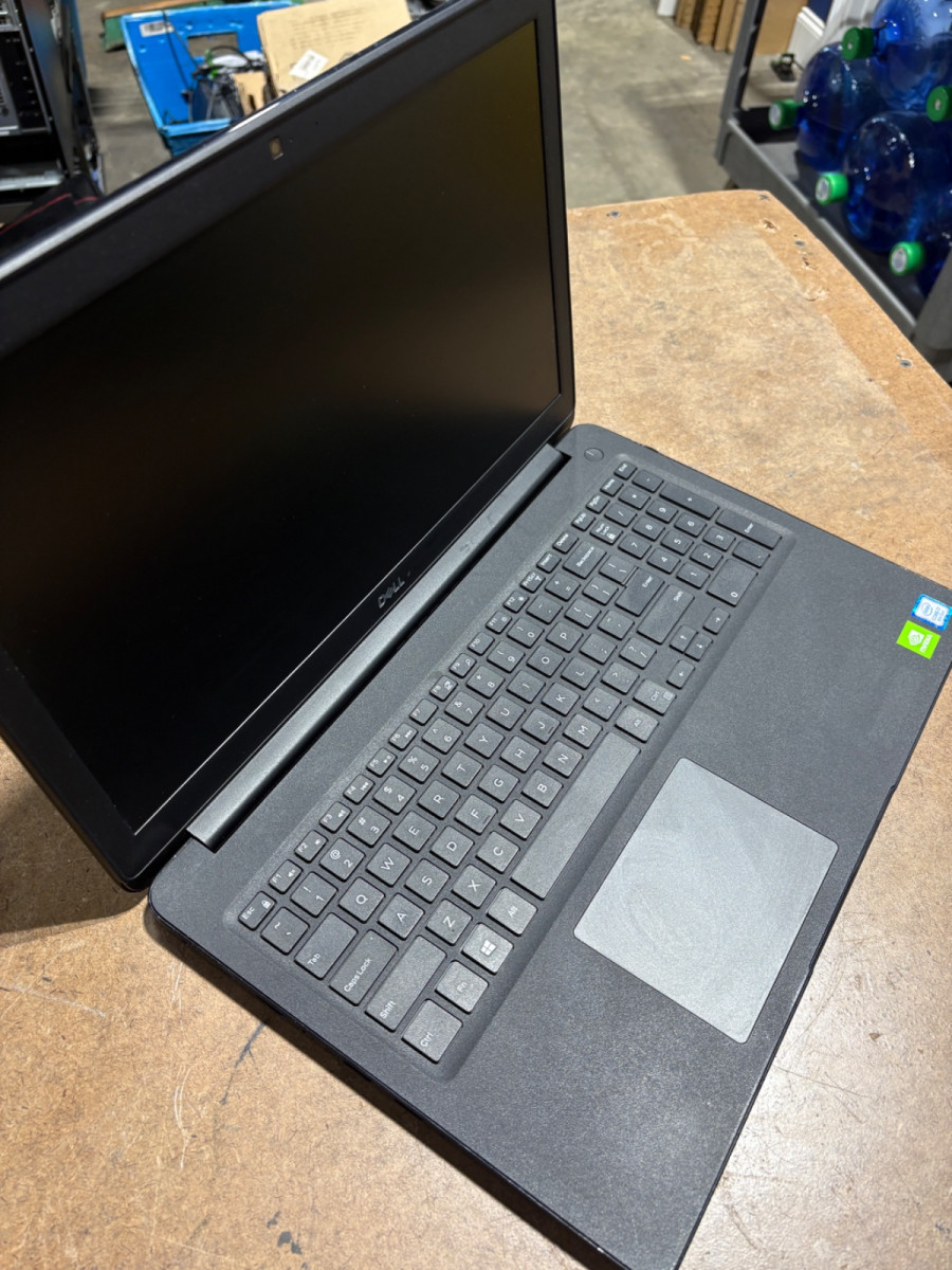 Dell Latitude 3500 i7-8565U 8GB RAM 256GB SSD No OS No Charger – Ethernet Broken
