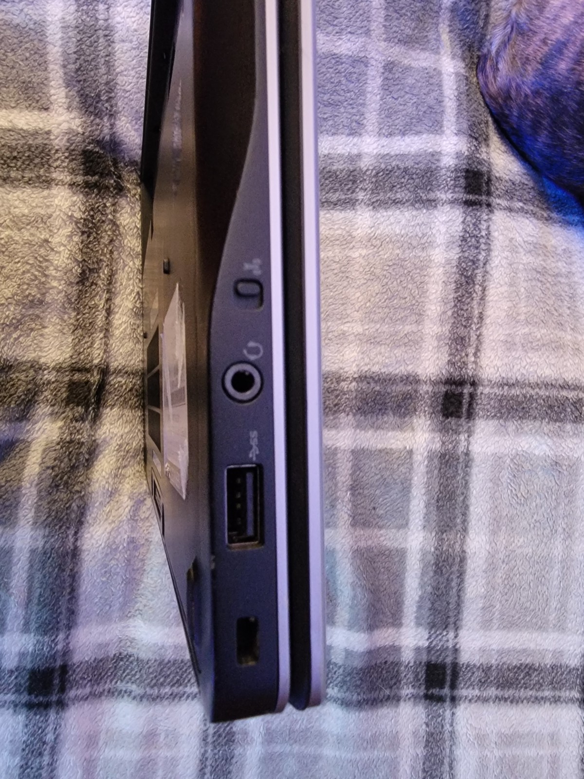 Dell Latitude E7440 14”- i5 4310U, 1.9GHz, 8GB RAM)…