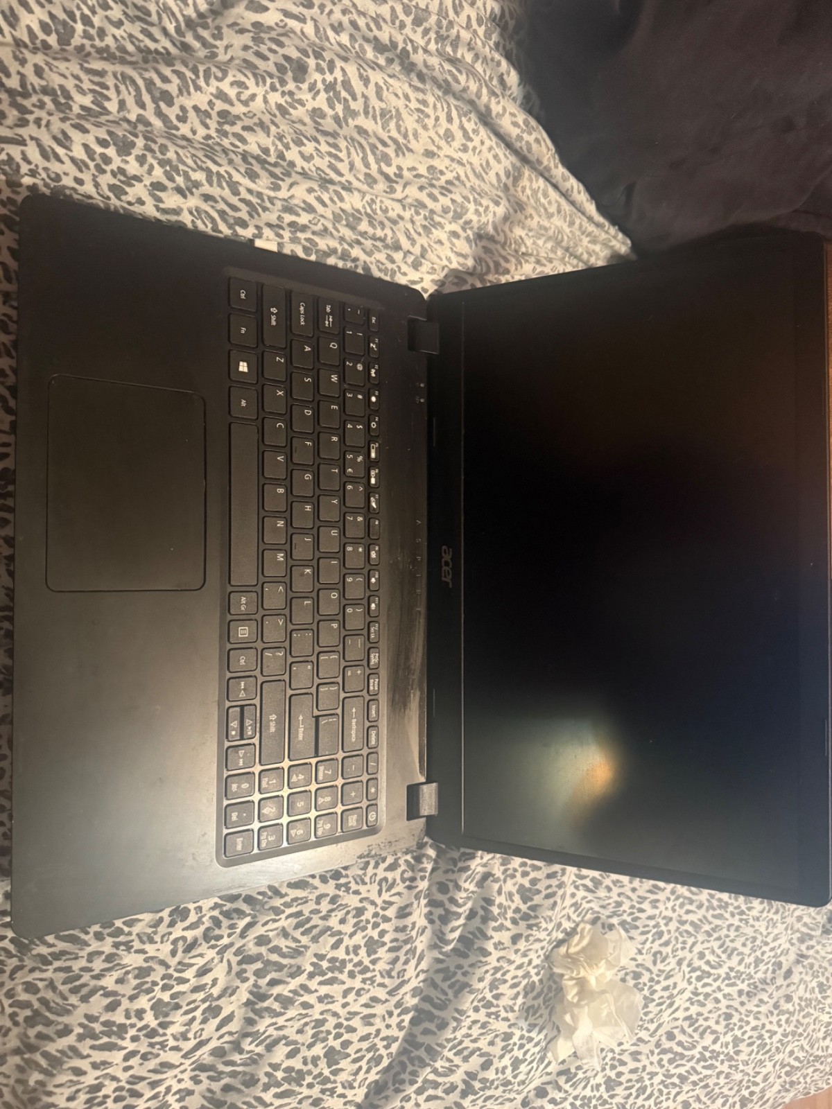 Acer Aspire 5 15.6″ (256GB SSD, AMD Ryzen 7 3700U, 2.30 GHz, 8GB) Laptop -…