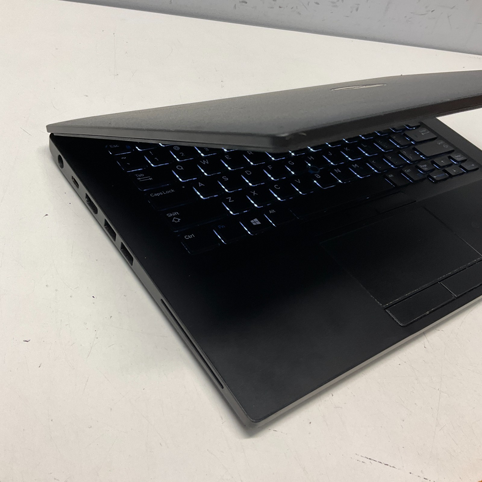 Dell Latitude 7490 14″ i7-8650U @ 1.90 GHZ 8GB RAM 256GB SSD Windows 11 Pro