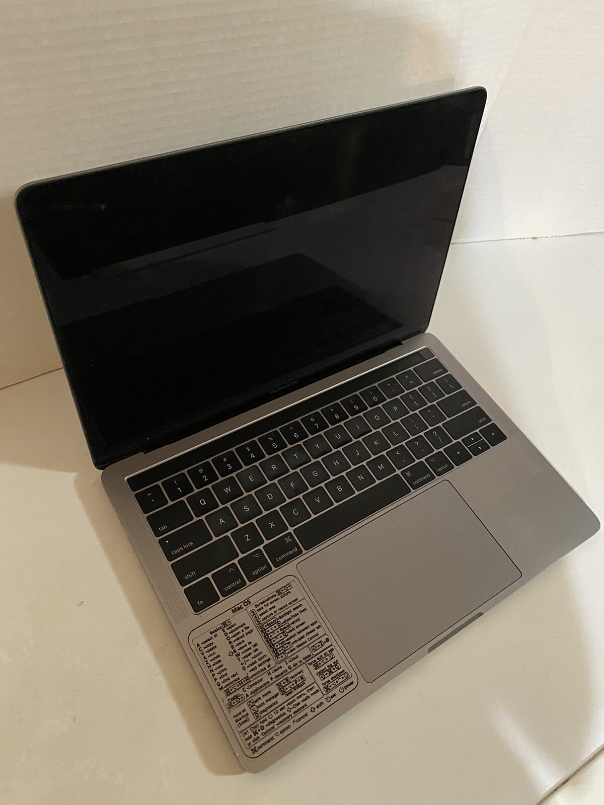 Apple MacBook Pro 13” Touch Bar MPXV2LL/A Core i5 , 3.1Ghz 8GB RAM 256GB SSD