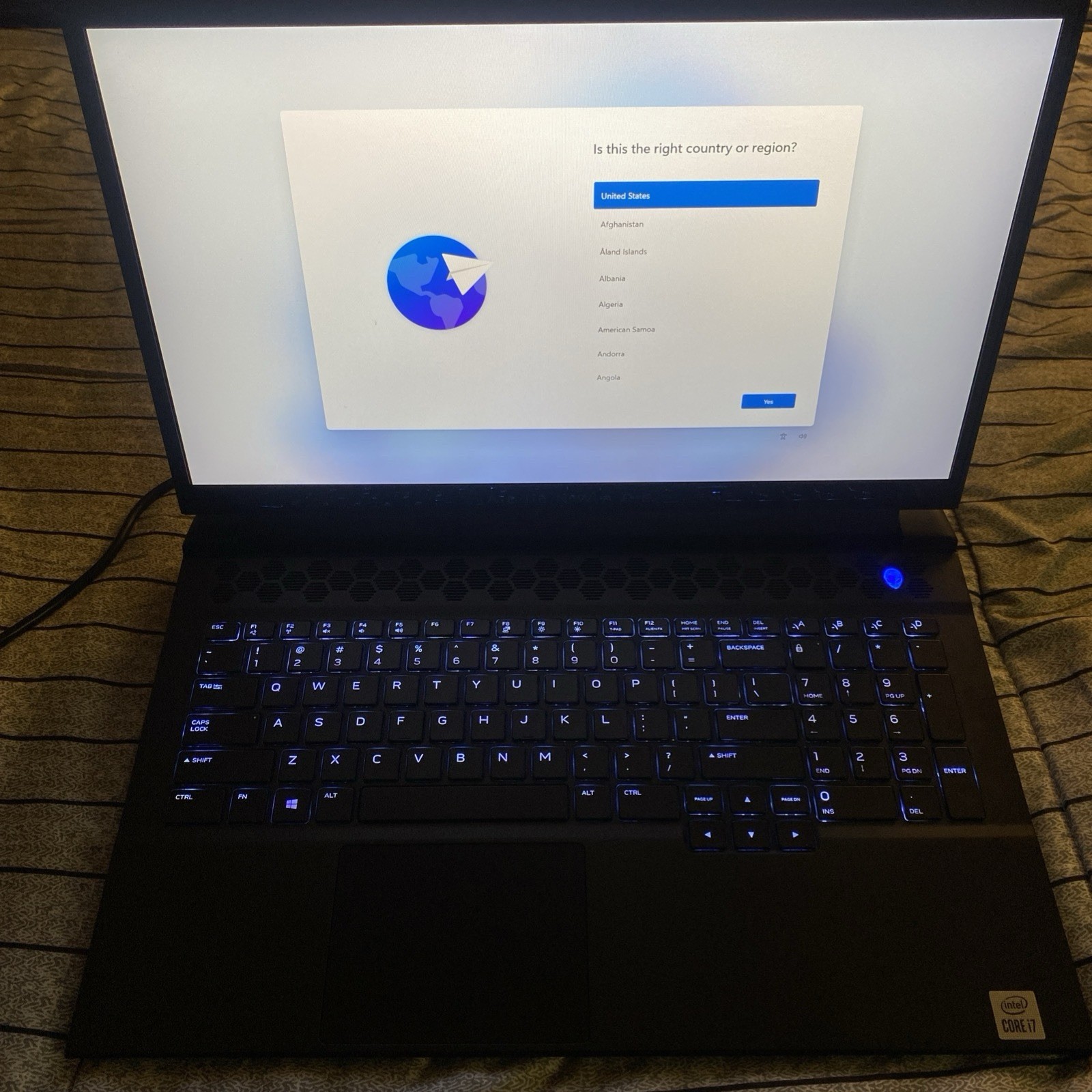 ALIENWARE m17 R3 17.3 ” GAMING – i7-10750H CPU 16GB RAM 1TB SSD RTX 2070 SUPER
