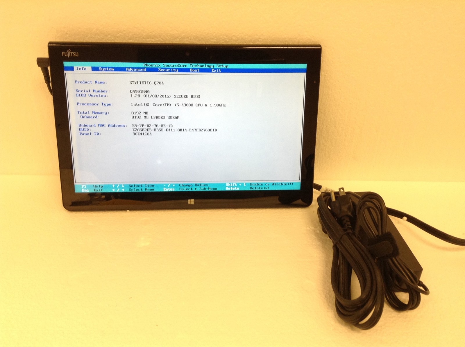 Fujitsu Stylistic Q704 i5-4300U 8GB 1.90GHz 12.5″ Touch Tablet,No SSD, FREE SHIP