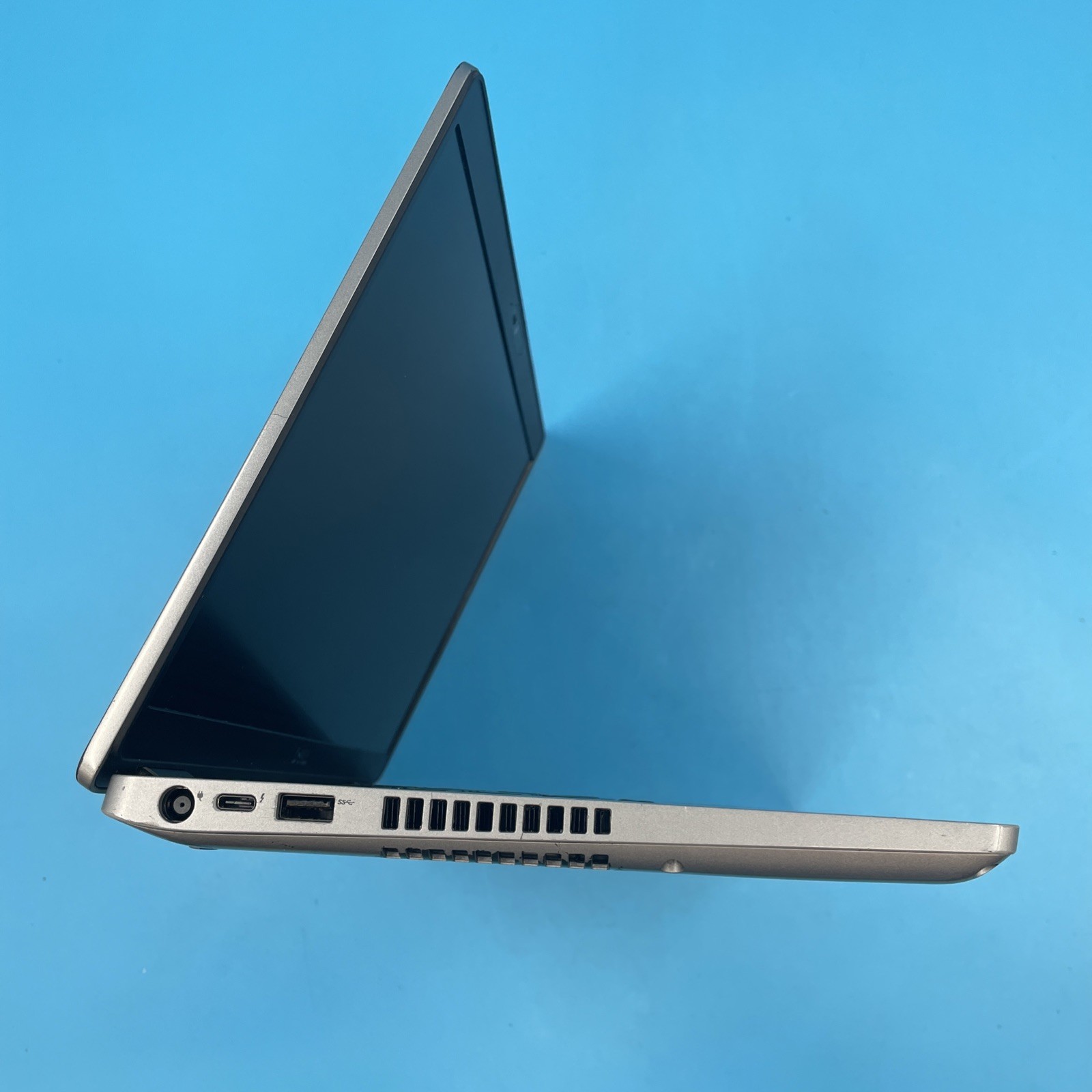 Dell Latitude 5411 | i7-10850H | 32GB RAM | MX250 | NO FAN/SSD/OS | 48% BATT