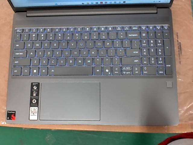 Lenovo IdeaPad Slime 3 15Q8X10 15.3″ Snapdragon X 8-Core 16GB RAM 512GB SSD
