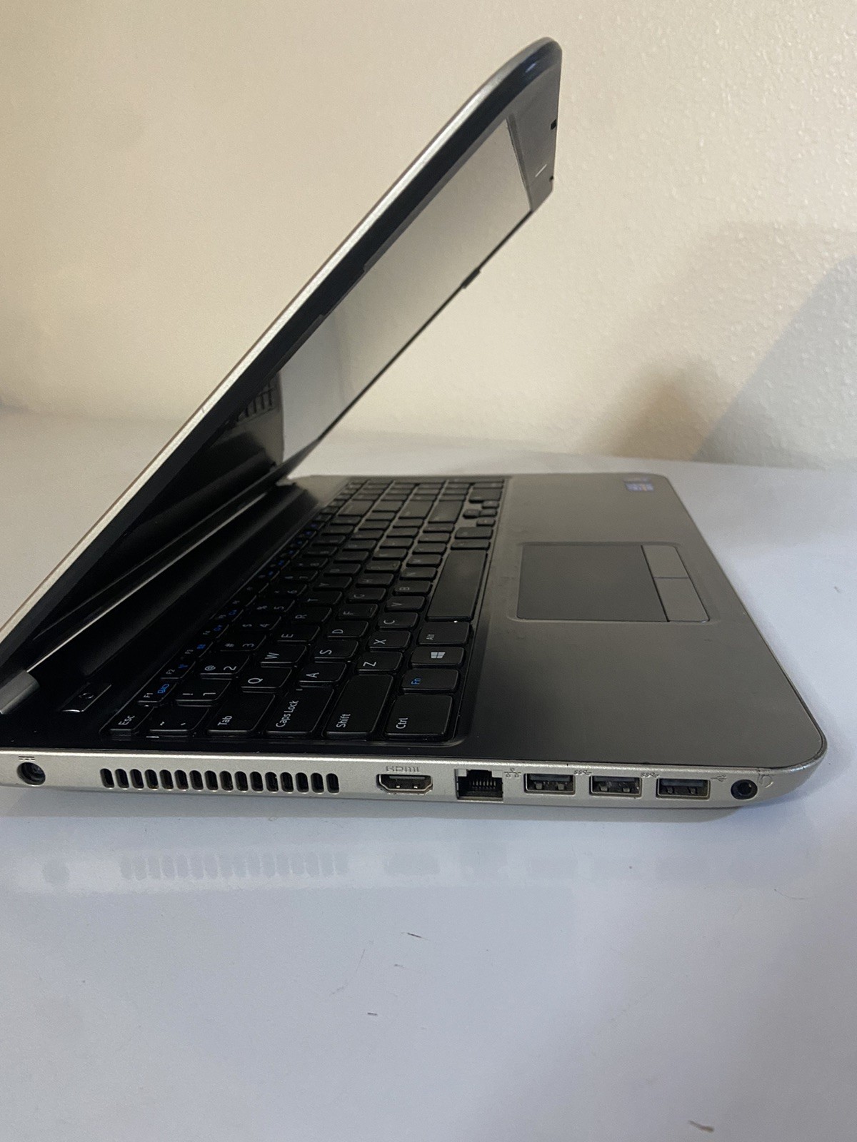 Dell Inspiron 15R 5521 Laptop i7-3537U 2.0Ghz 15.6″, 8GB, BAD BATTERY/SCREEN!