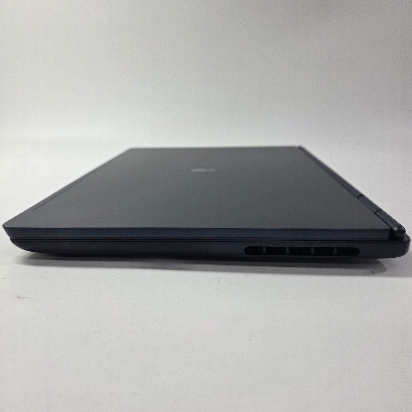 Alienware 16 Aurora RFV28 15.6″ Core 7 240H 16GB RAM 500GB GeForce RTX 5050