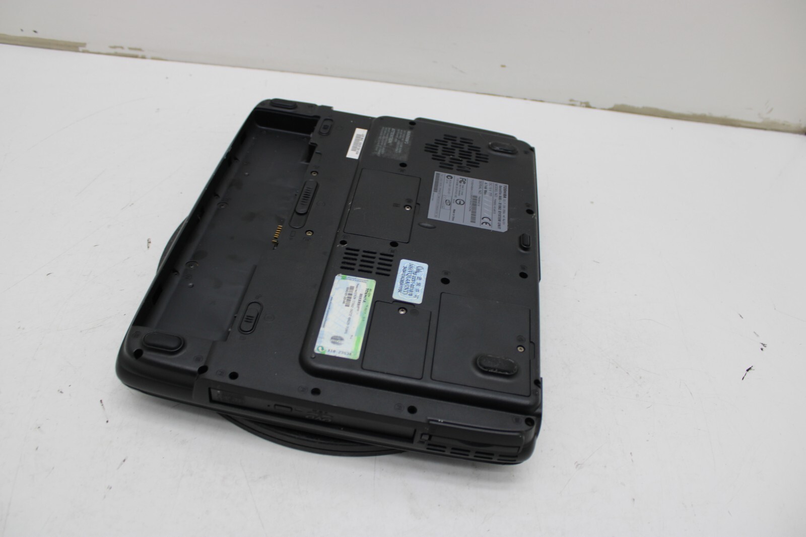 Toshiba Satellite A65-S1062 Laptop Intel Celeron 192MB Ram No HDD or Battery