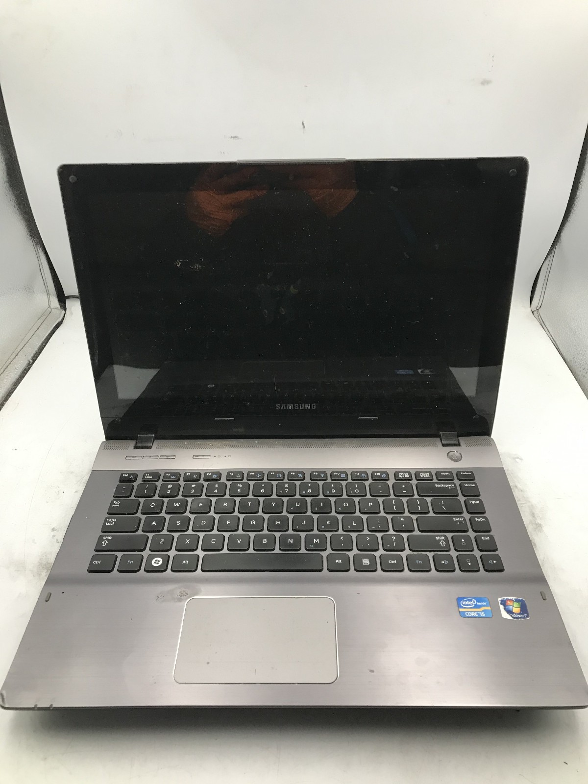 SAMSUNG NP QX411L – FOR PARTS/REPAIR – INTEL I5 2430M – NO RAM -READ DESCRIP- BB