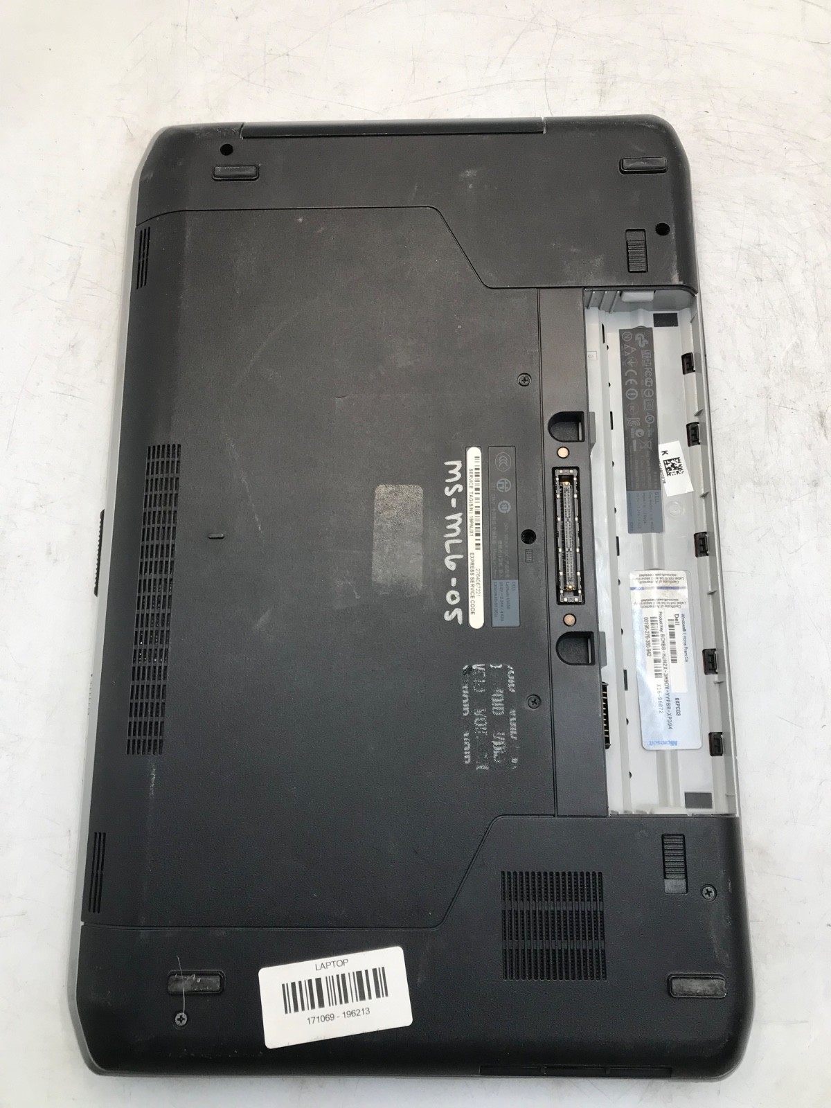 Dell Latitude E5530 Intel Core i3-3120M 2.5GHz 15.6″ Laptop-NO BOOT/NO KB-MZ