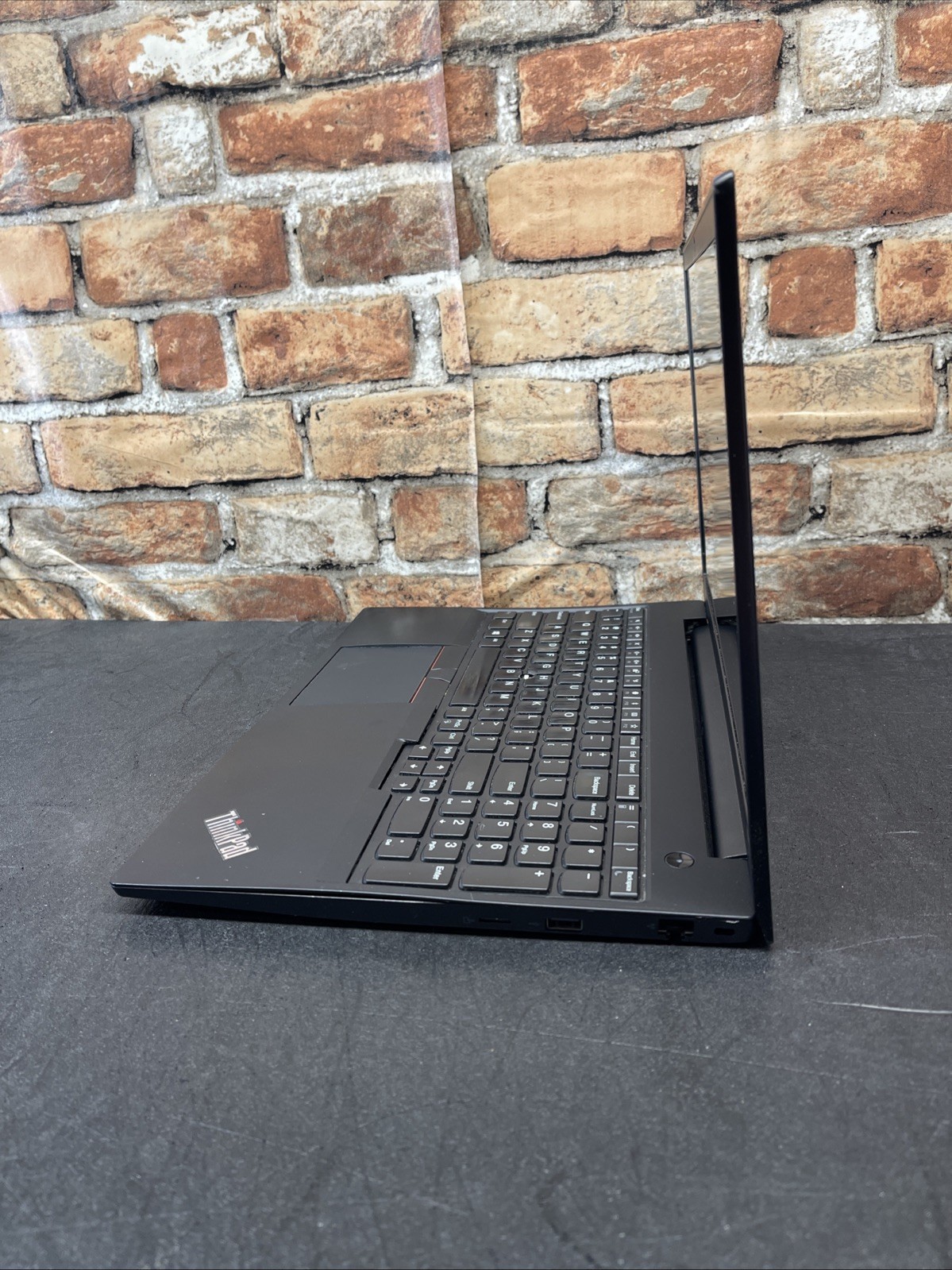 Lenovo ThinkPad E585 Tested LCD Screen w/ Chassis & Battery – No Motherboard’s