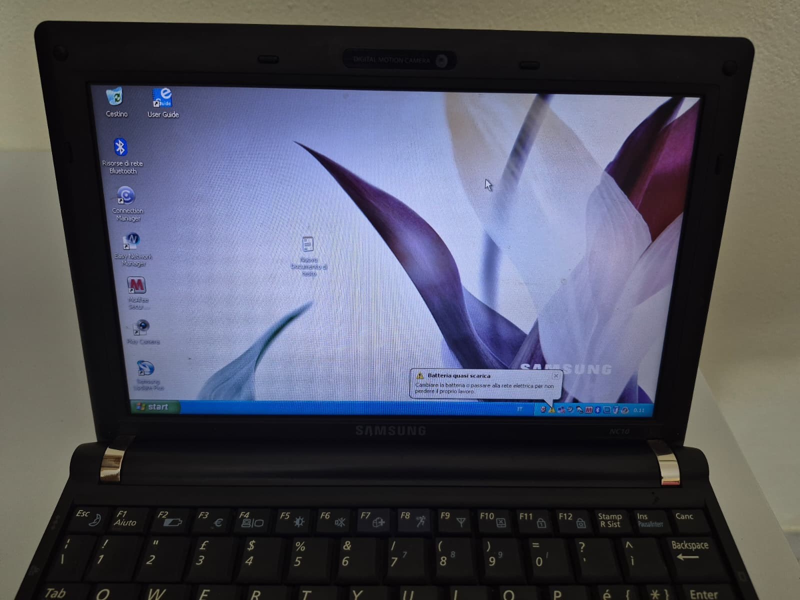 Samsung NC10 Netbook Black Defective Keyboard No Charger XP