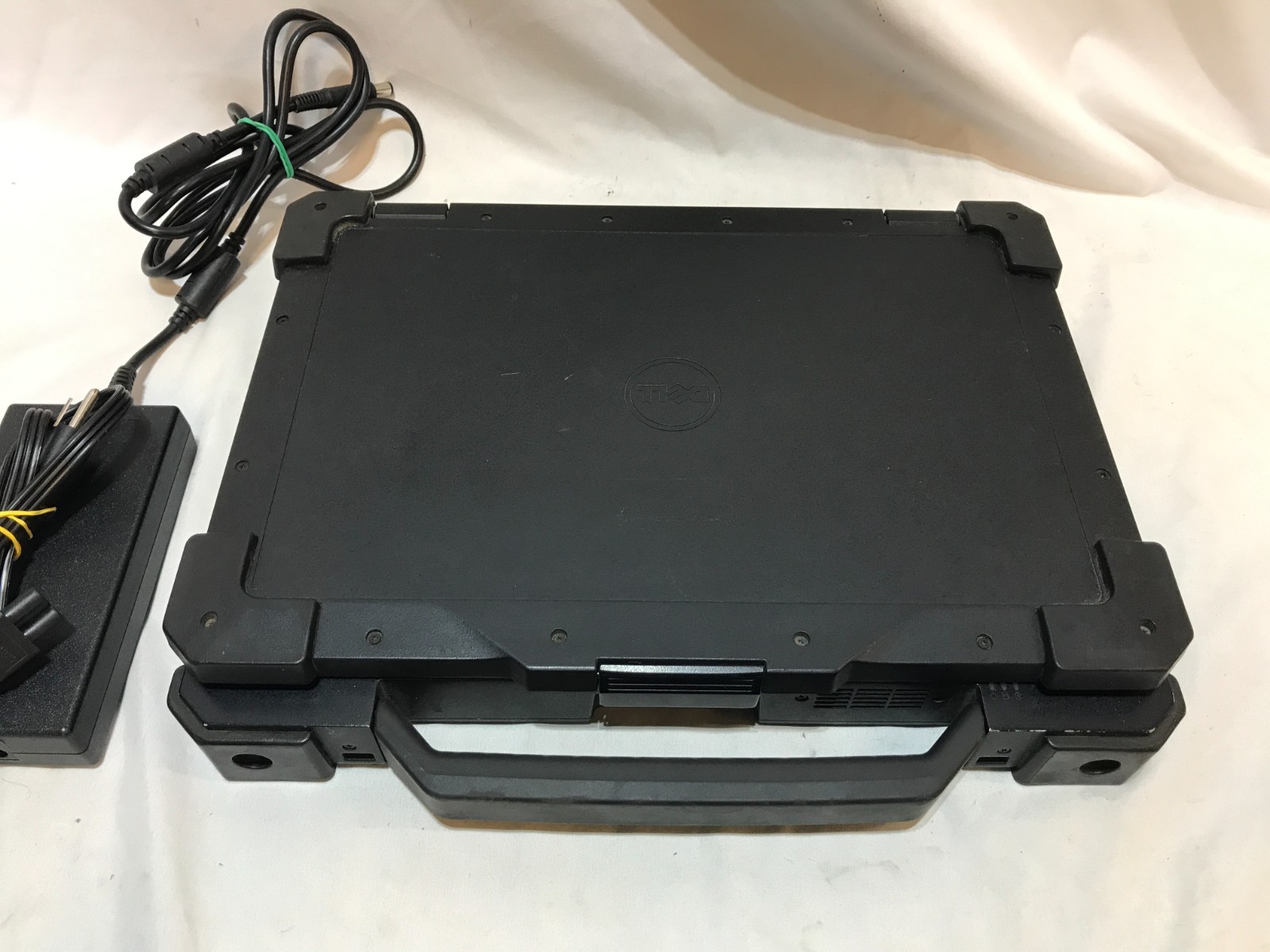 Dell Latitude 7414 Rugged Touch Screen Laptop Intel Core i5-6300U 8GB 400 hdd