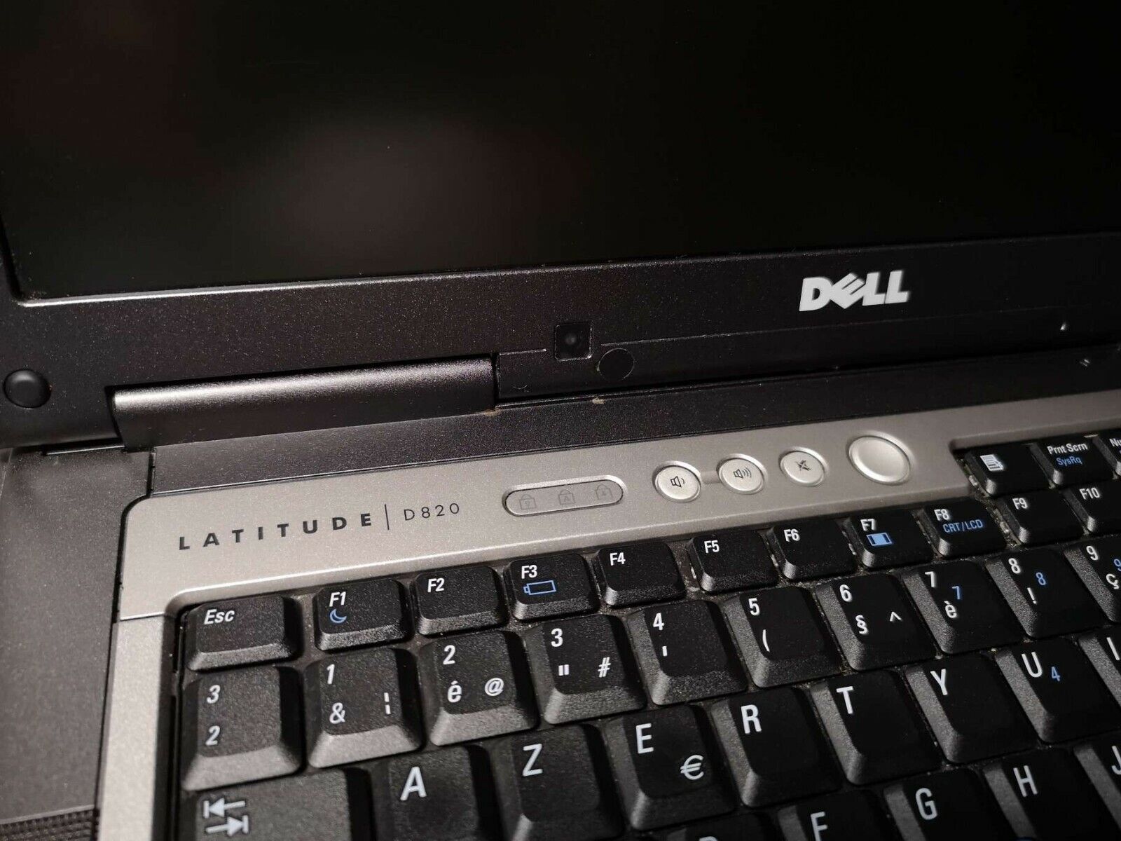 Dell Latitude D820 C2D T7200 2.00Ghz 1280x1024px 2GB/250GB HDD Win 7 Pro