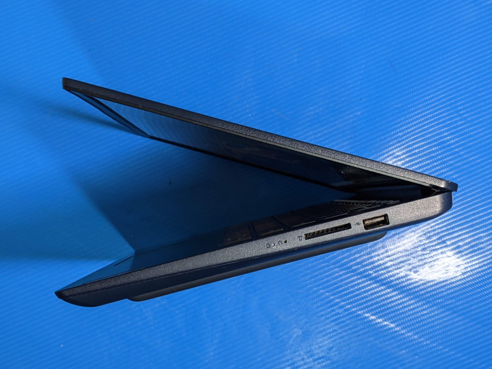 Lenovo IdeaPad 3 14ALC6 14″ FHD AMD Ryzen 5 5500U 2.1GHz 12GB 256GB SSD W11H +PA