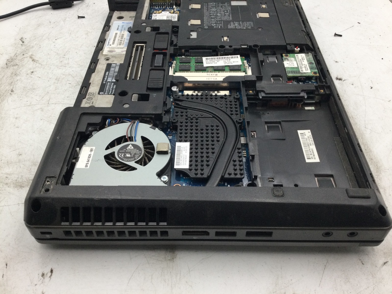 HP PROBOOK 6460B – FOR PARTS/BAD LCD – INTEL I5 VPRO – 4GB RAM – 14″ – READ -BB