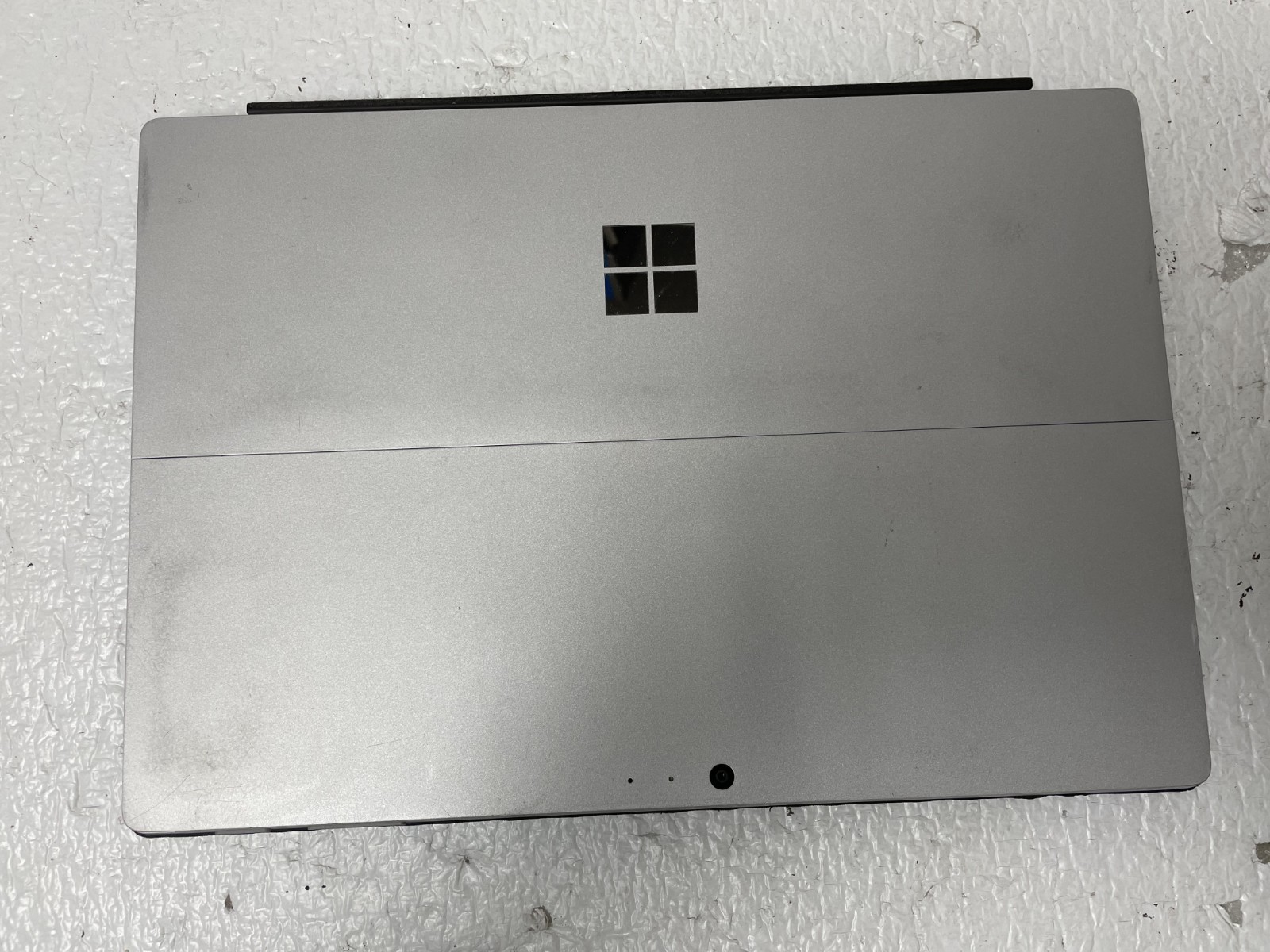 Microsoft Surface Pro 4 1724 i5 8GB RAM 256GB SSD NO OS For Parts *READ