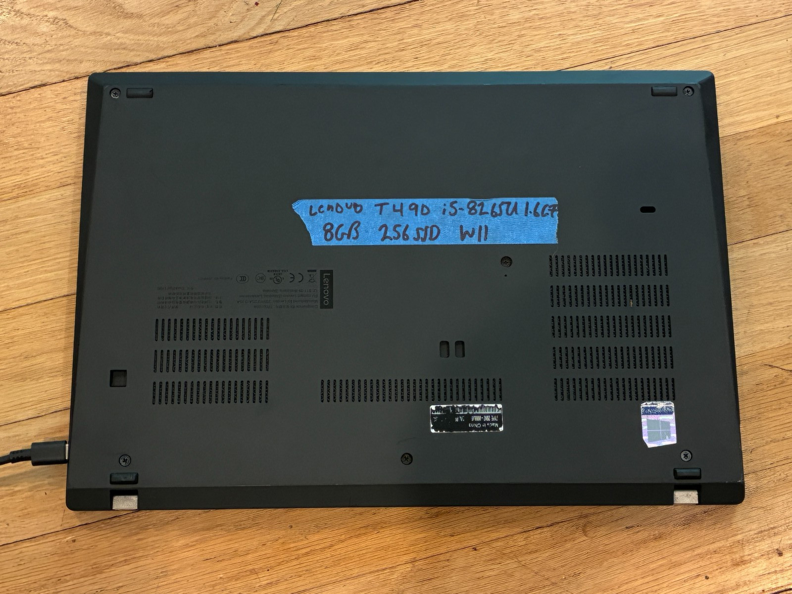 Lenovo ThinkPad T490 i5-8265U 1.6GHz 8GB 256GB NVMe 14″ Win11 Pro