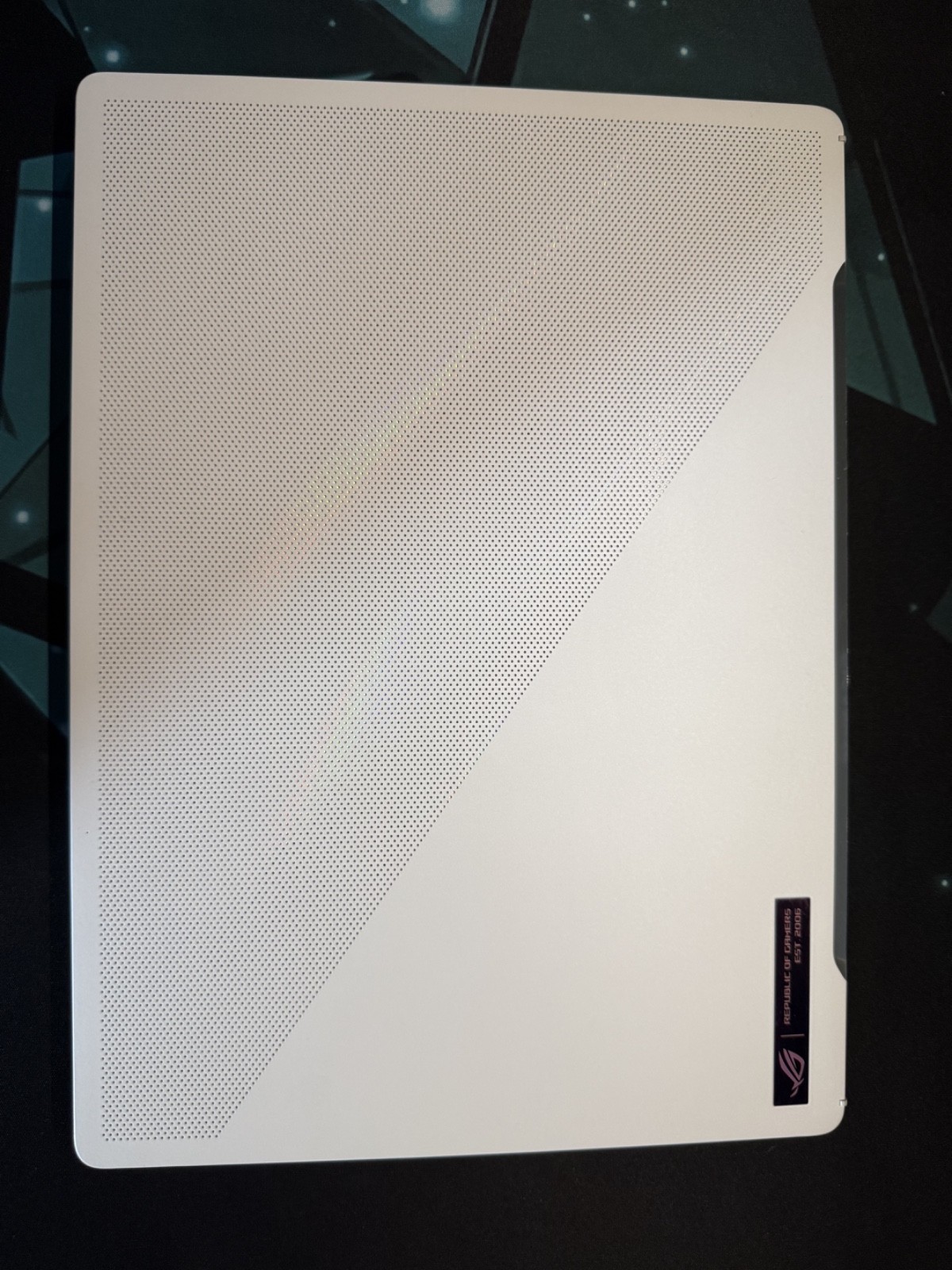 ASUS ROG Zephyrus G14 14″ (1TB SSD, AMD Ryzen 9 6700s) READ DESCRIPTION