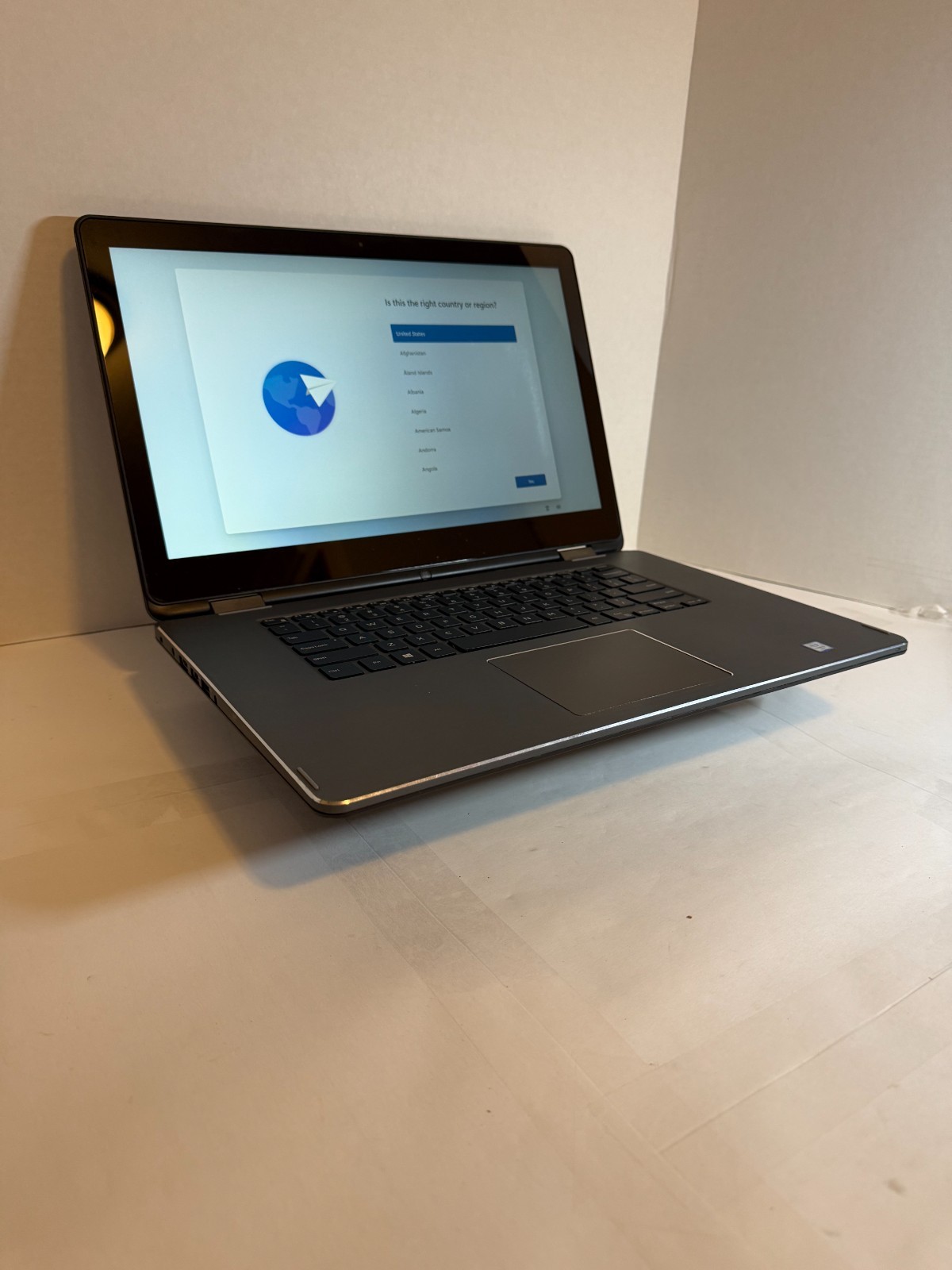 Dell Inspiron 15-7568 15.6″ 2in1 Intel i5-6200U 8GB Ram 500GB HDD Windows 11