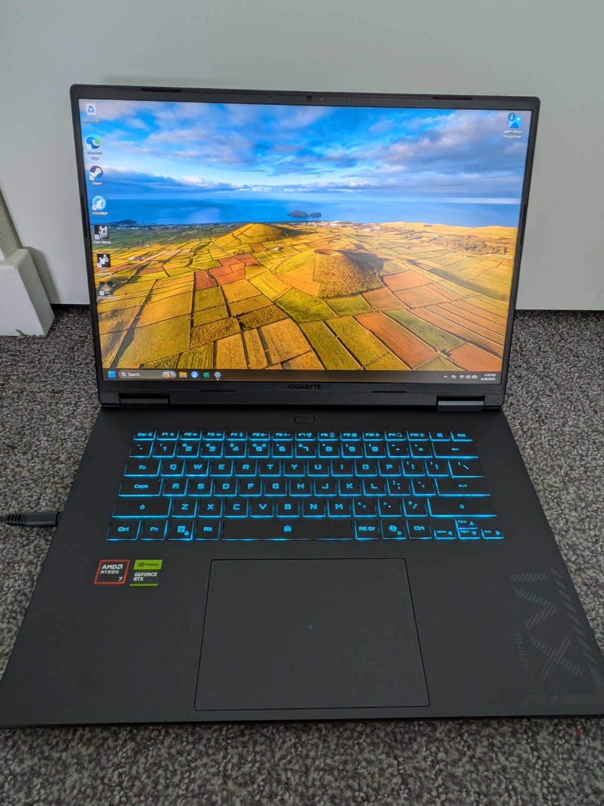 GIGABYTE A16 Gaming Laptop – RTX 5050 – AMD Ryzen 7 170- 512GB SSD – 16GB RAM