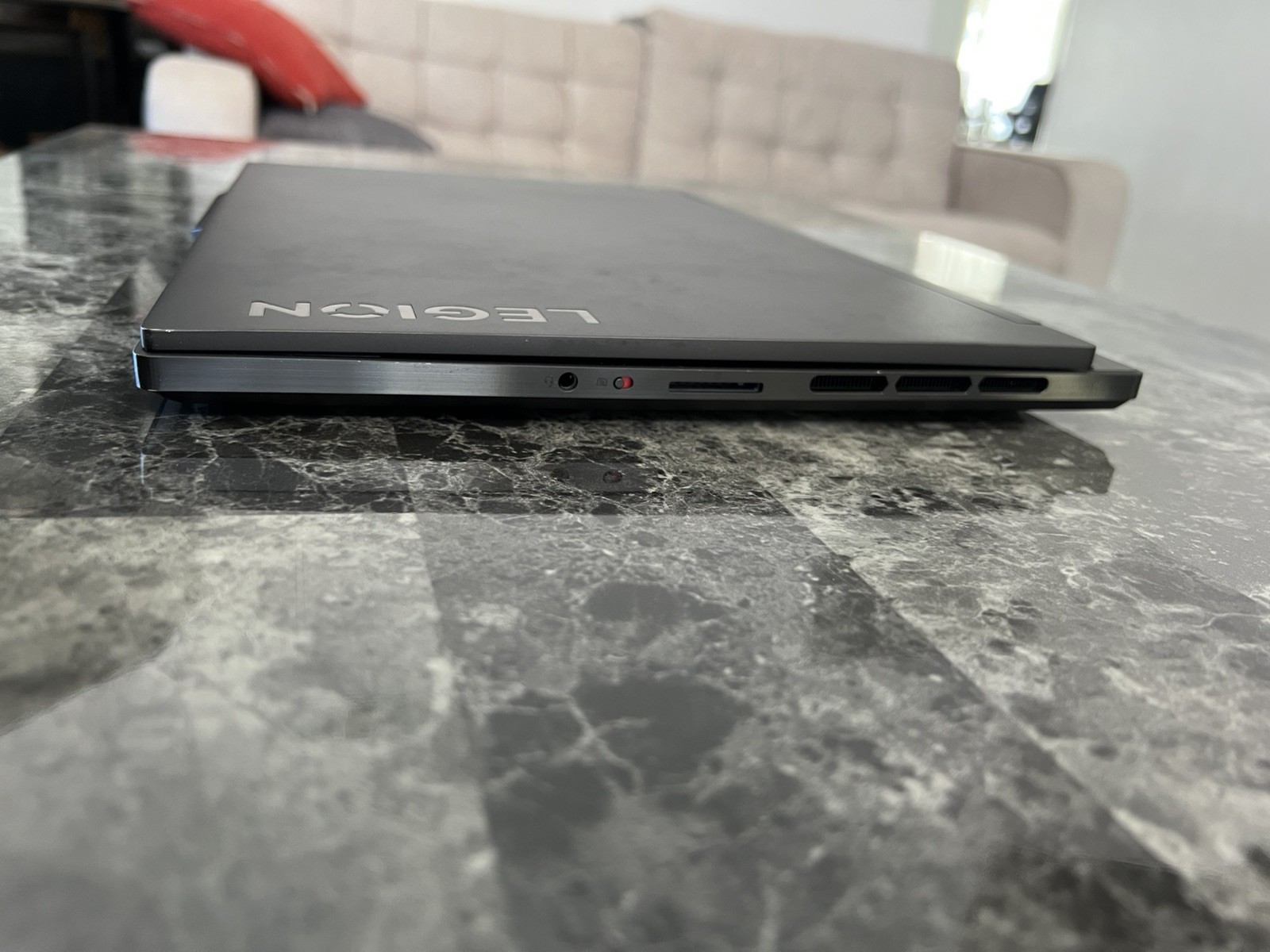 Lenovo Legion Slim 7 Gen 7 AMD Advantage Gaming Laptop – 16GB DDR5 RAM 1tb SSD