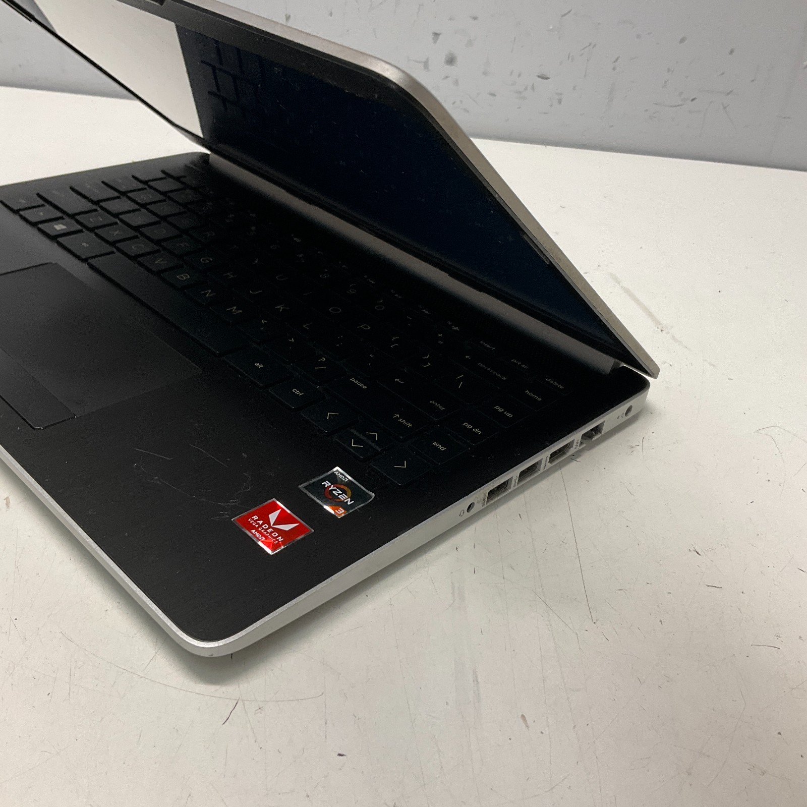 HP Laptop 14-dk0022wm Laptop AMD Ryzen 3 3200U 4GB 128GB SSD Windows 11 Pro