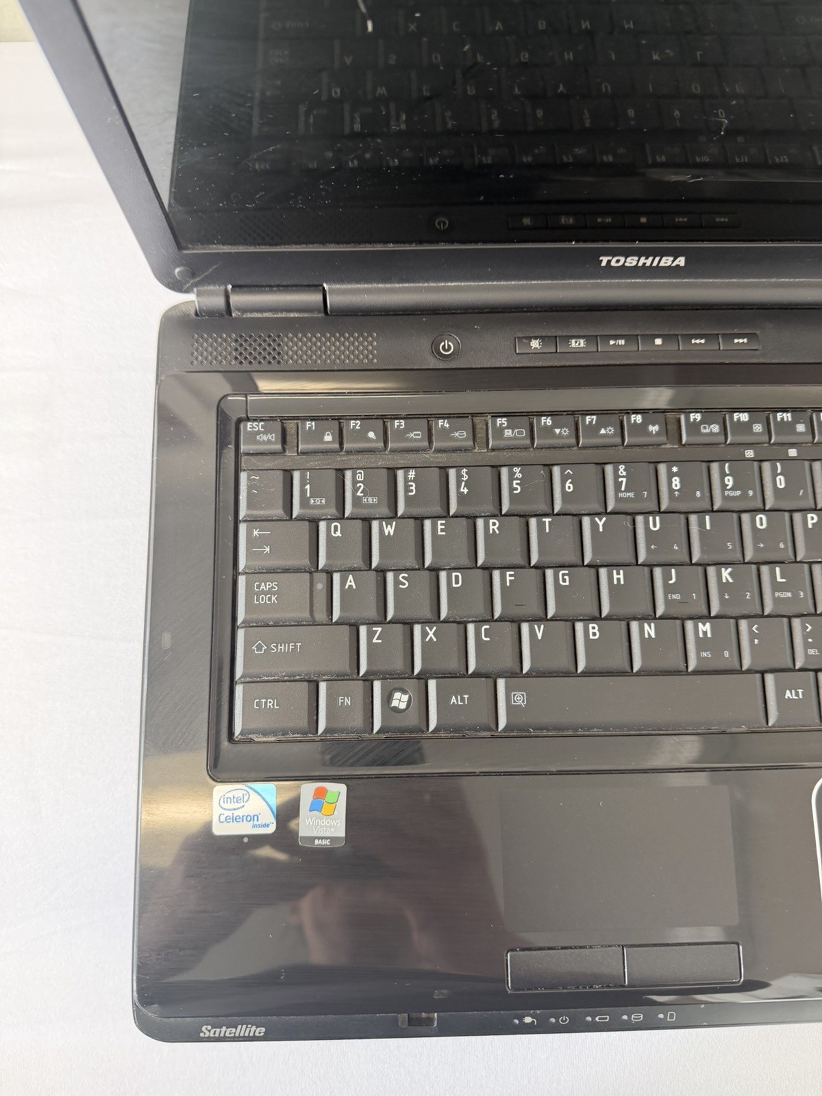 Toshiba Satellite L305-55955 – Good Screen – Intel Celeron 900 – Read Desc