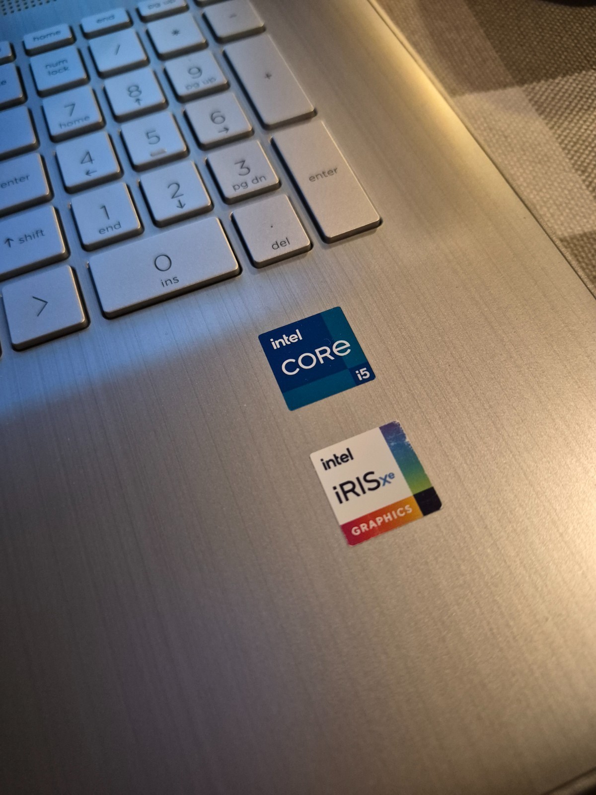HP 17, 11th Gen Intel(R) Core(TM) i5-1135G7, Intel(R) Iris(R) Xe Graphics
