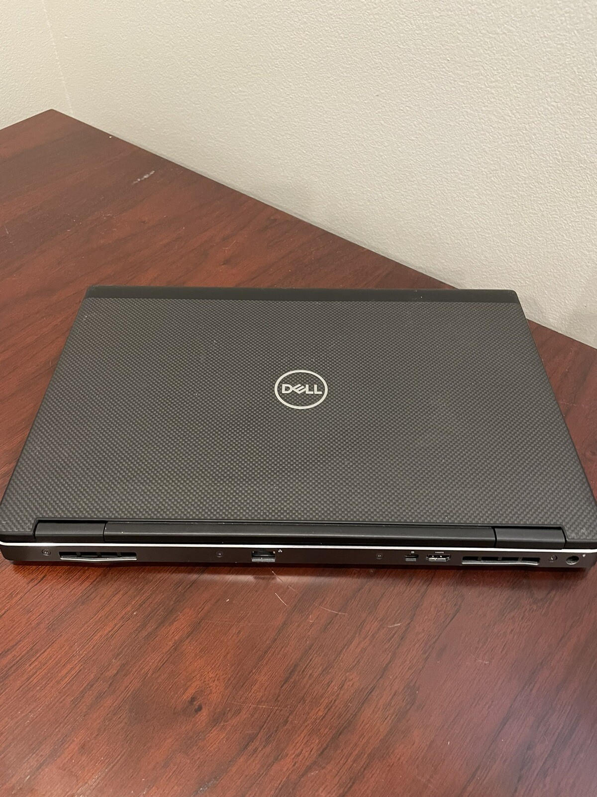 DELL PRECISION 7530 15.6″ E-2176M 2.70GHz 16GB RAM 256GB SSD Grade D
