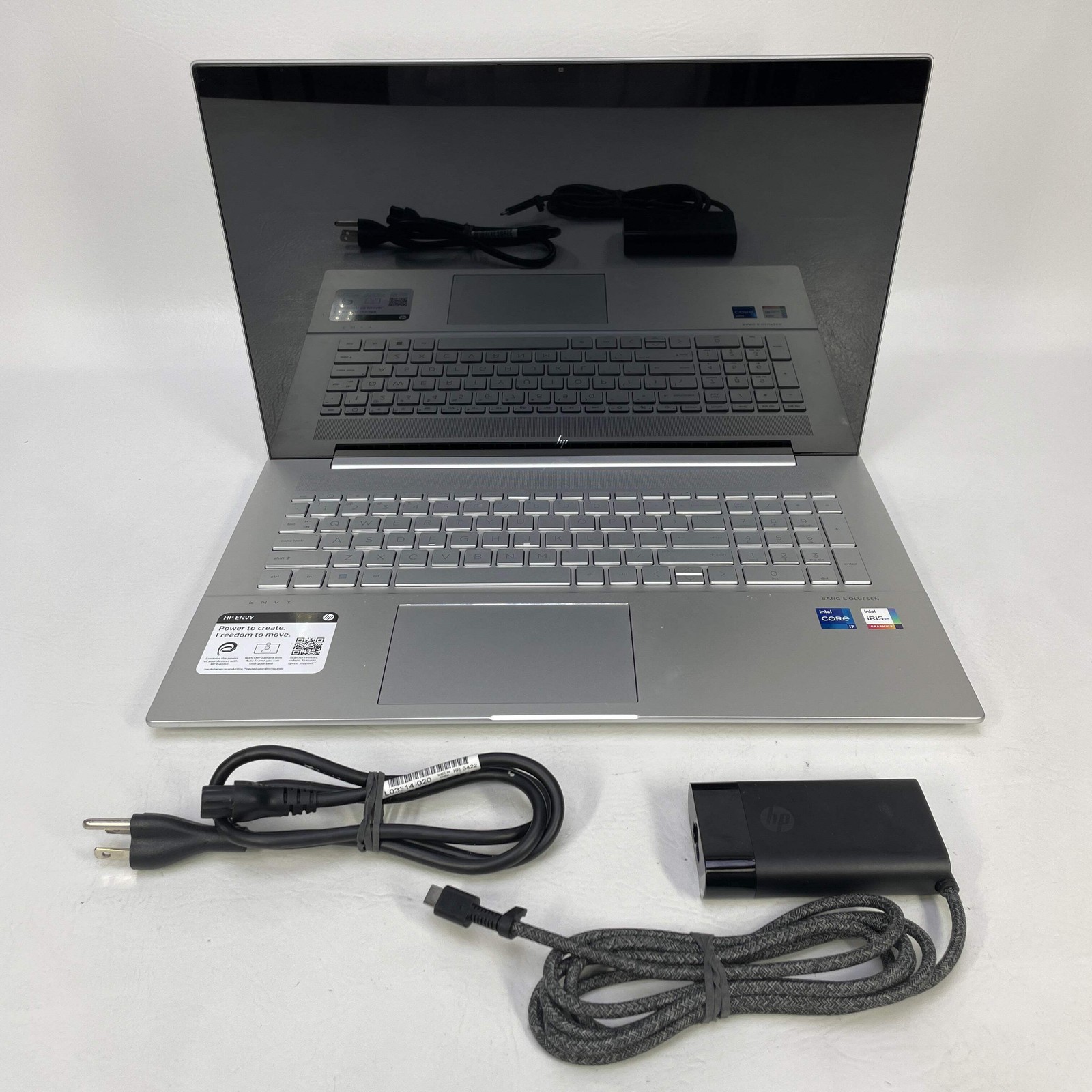 HP Envy 17-CR0013DX 17.3″ i7-1260P 2.1GHz 12GB RAM 512GB SSD