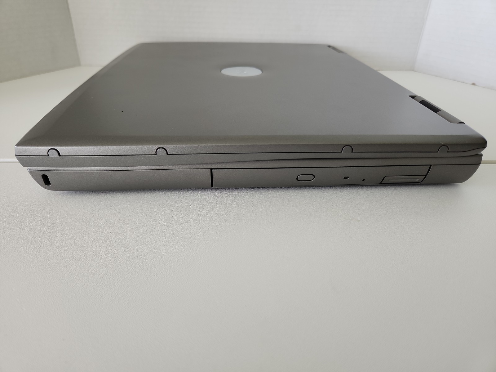 Vintage Dell Latitude D505 Pentium M 1.5ghz 256mb RAM NO HDD OR OS BOOTS TO BIOS