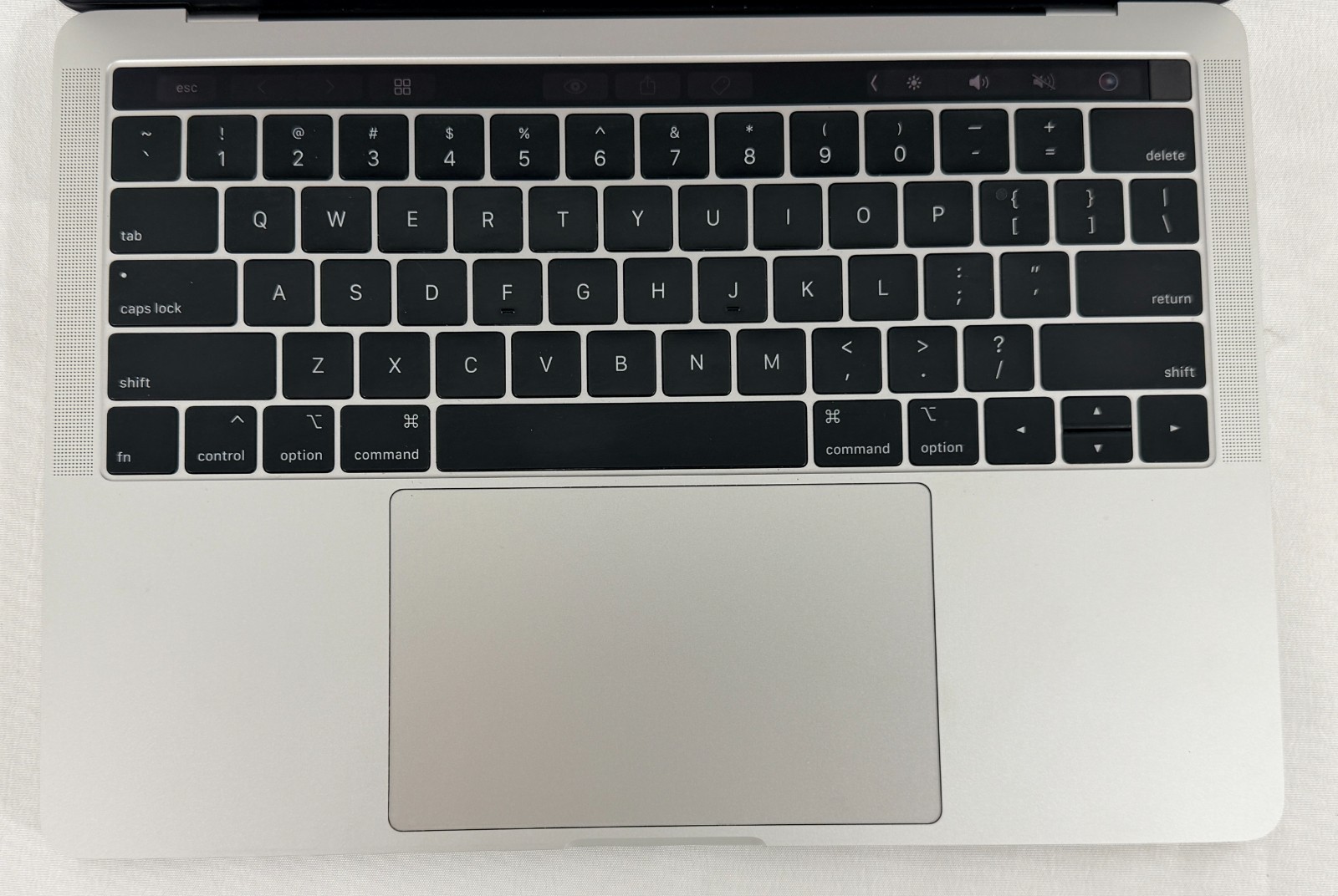 Macbook Pro 2019 A1989| 13inch | intel Quad Core i5 | 8GB RAM |1 TB NVMe |