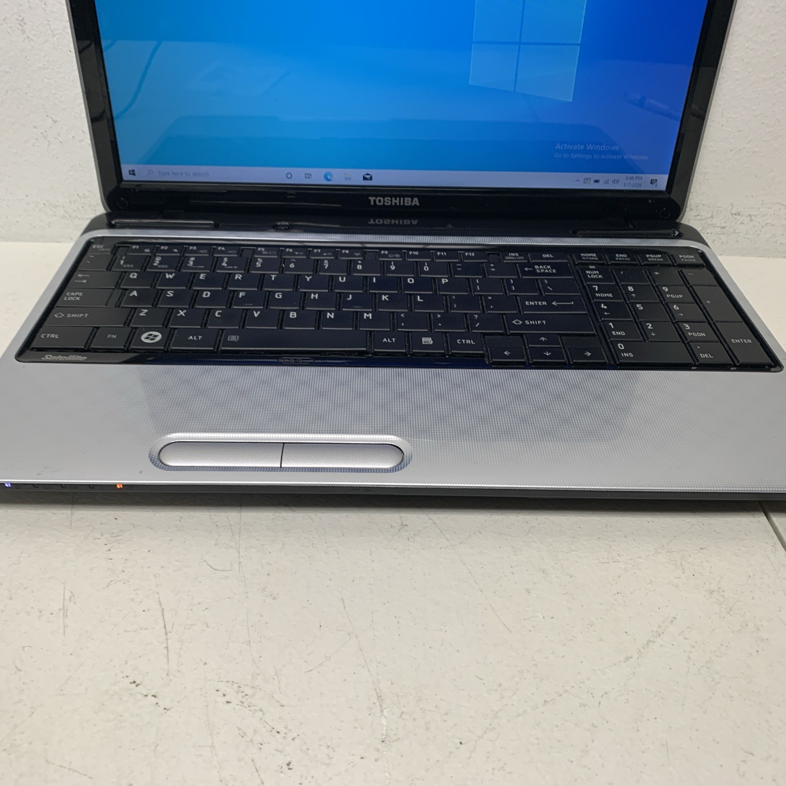 Toshiba Satellite L755-s5248 Intel Pentium B940 2 GHz 4GB Ram 128ssd Wind 10 Pro