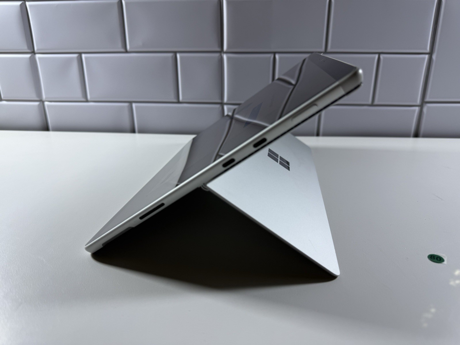 Microsoft Surface Pro 8 (1982) i5-1145G7 – 16GB RAM – 256GB 120Hz – Win 11 Pro