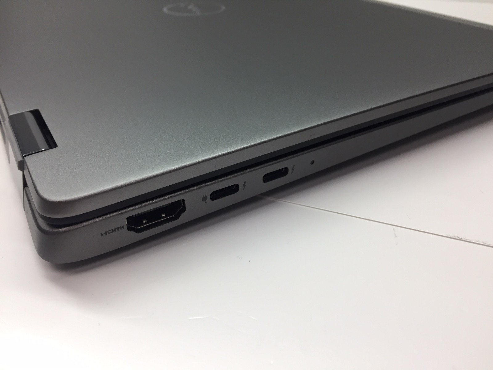AS IS – Dell Latitude 7450 14″ IPS FHD Intel Core Ultra 7 165U vPro 32GB RAM 1TB