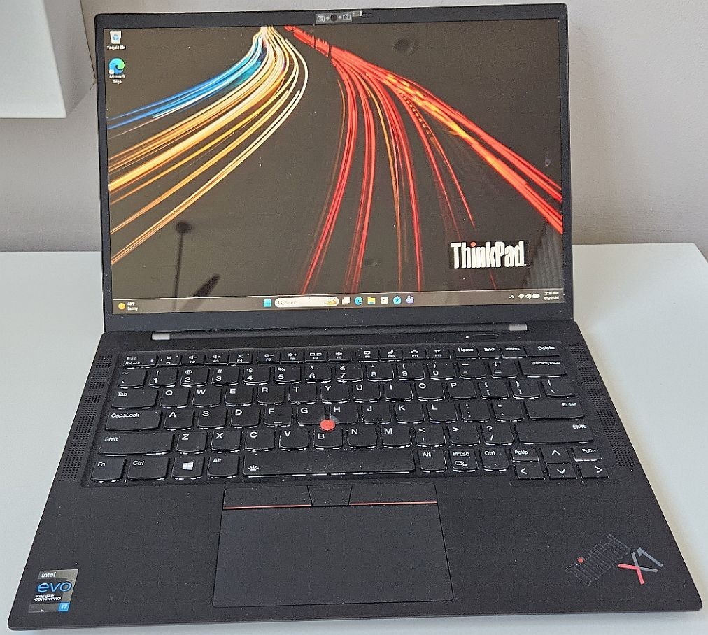 ThinkPad X1 Carbon Gen 9 14-inch i7-1185G7 16GB RAM 512Gb NVME Win 11 Pro