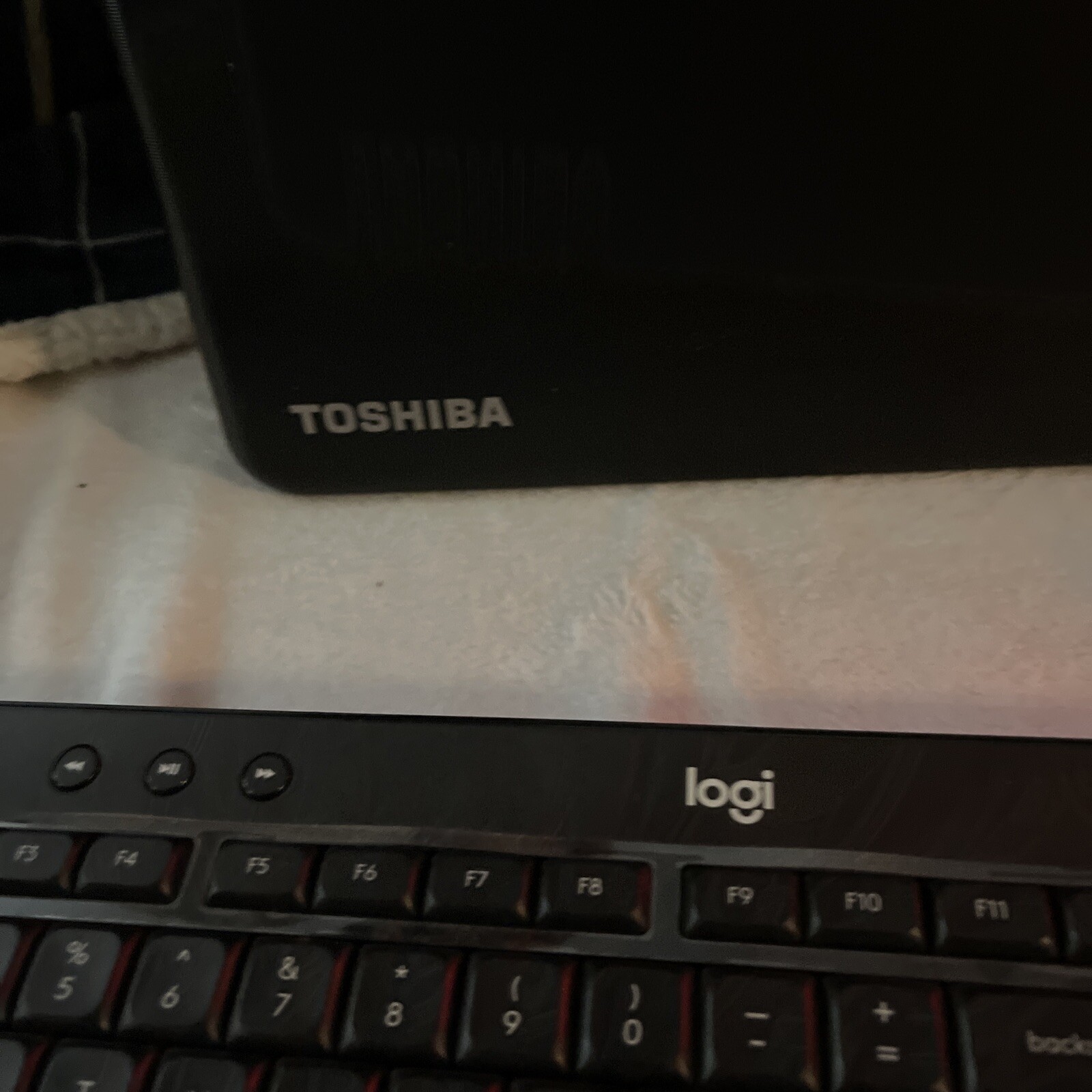 Toshiba Satellite C55D-A 4GB AMD A6-5200 APU W/ Radeon(TM) Graphics 2.00 GHz