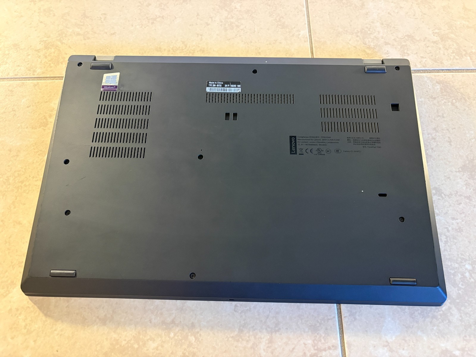 Lenovo ThinkPad T590 i7-8565U 16GB RAM 512GB SSD Windows 11 Pro 15.6″ Laptop