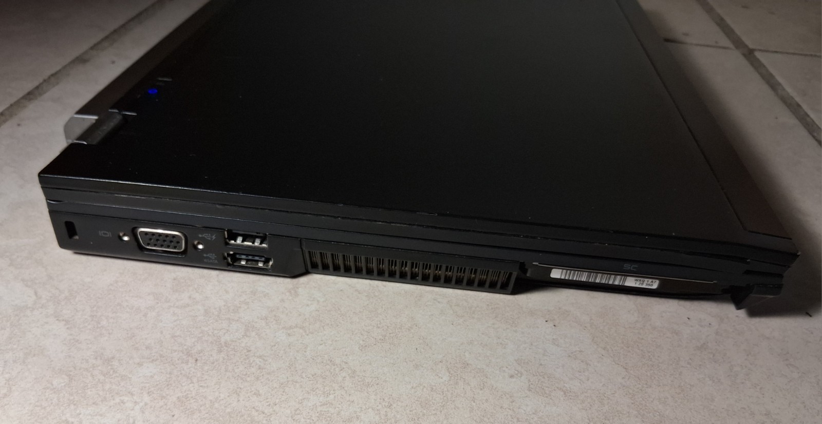Dell latitude e6400 Windows XP Sp3 250GB 4GB ram charger Included Good Battery