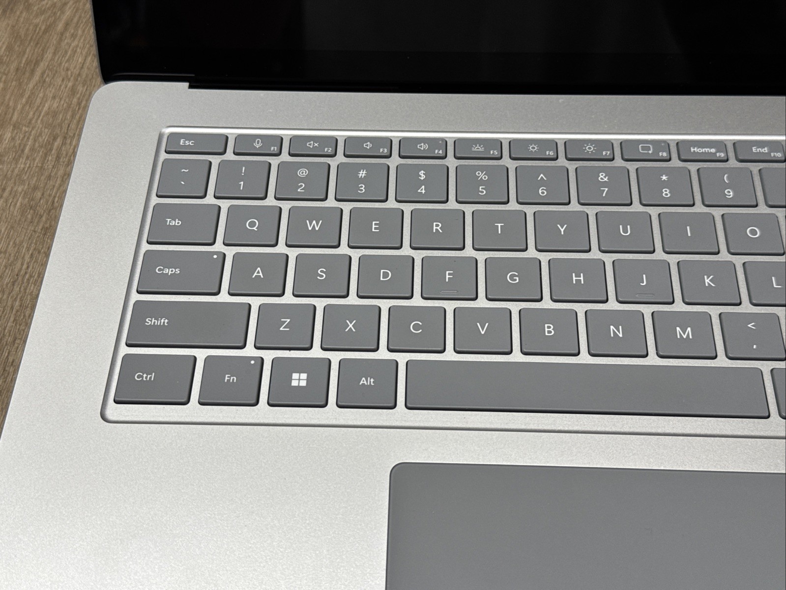 Microsoft Surface Laptop 7 2037 13.8″ Snapdragon X 3.4GHz 16GB RAM 512GB SSD