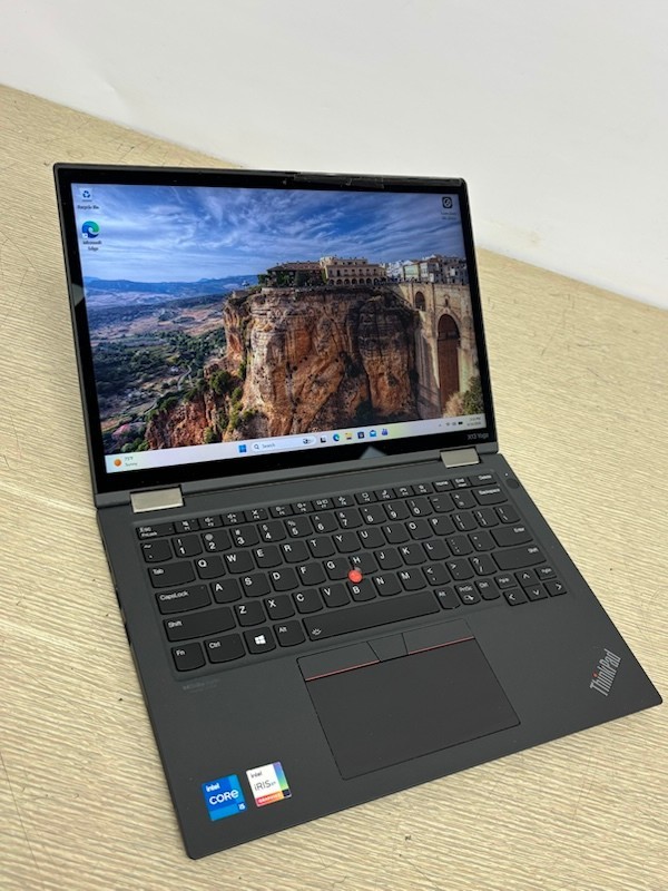 Lenovo ThinkPad X13 Yoga Gen 2 i5-1145G7 16GB 256GB SSD W11P Touch(screen issue)