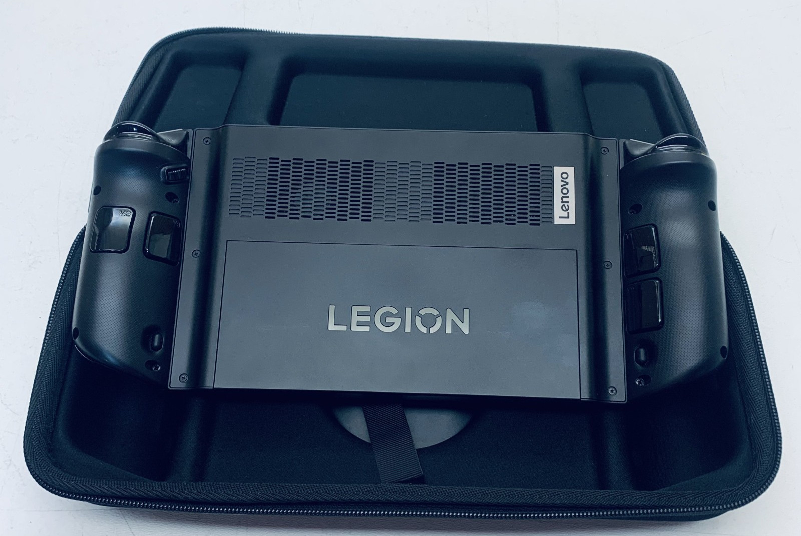 Lenovo Legion GO 8APU1 8″ 32 RAM 1TB SSD
