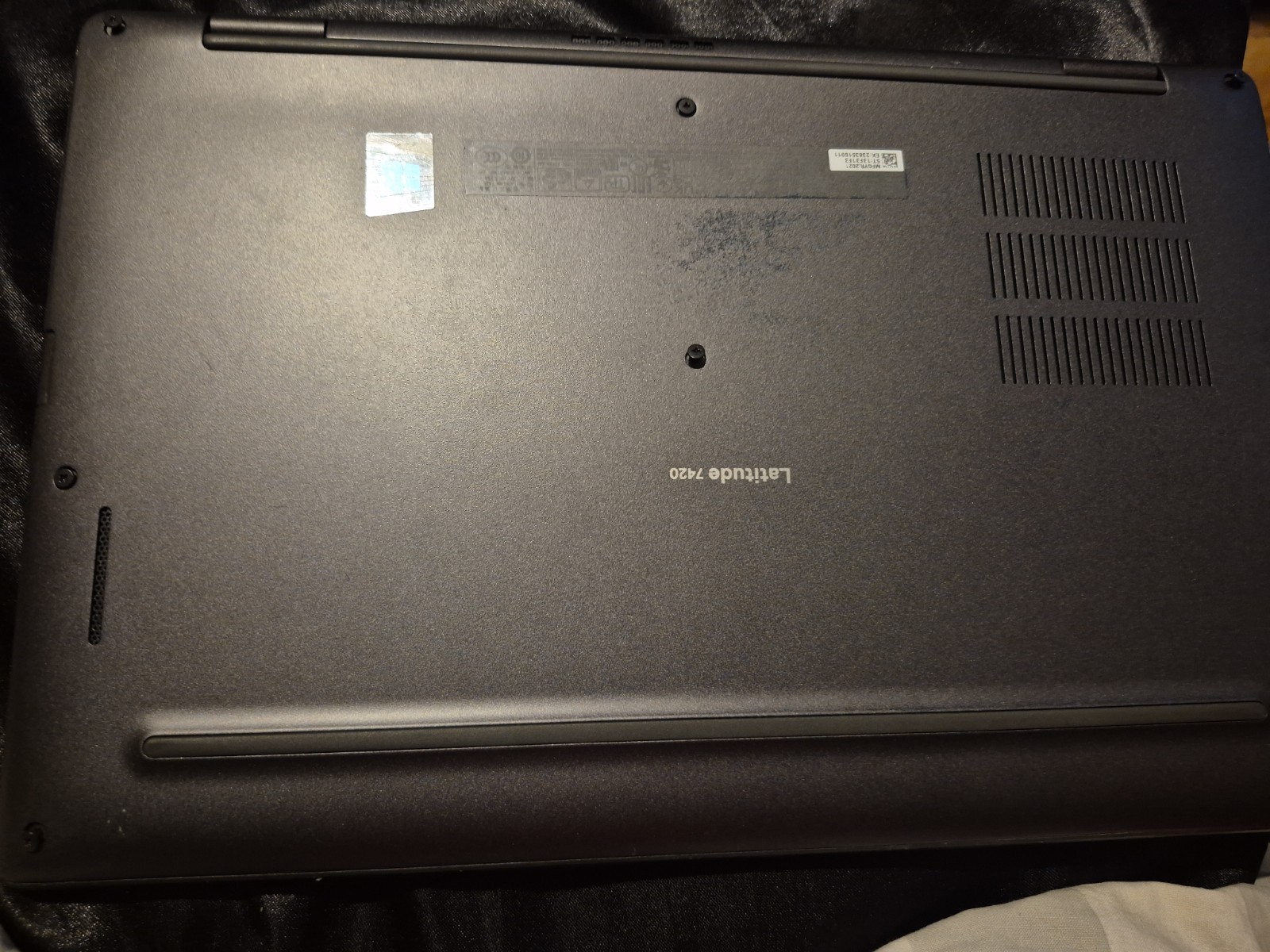 Dell Latitude 7420 14″ i7- 11th Gen PARTS NO POWER